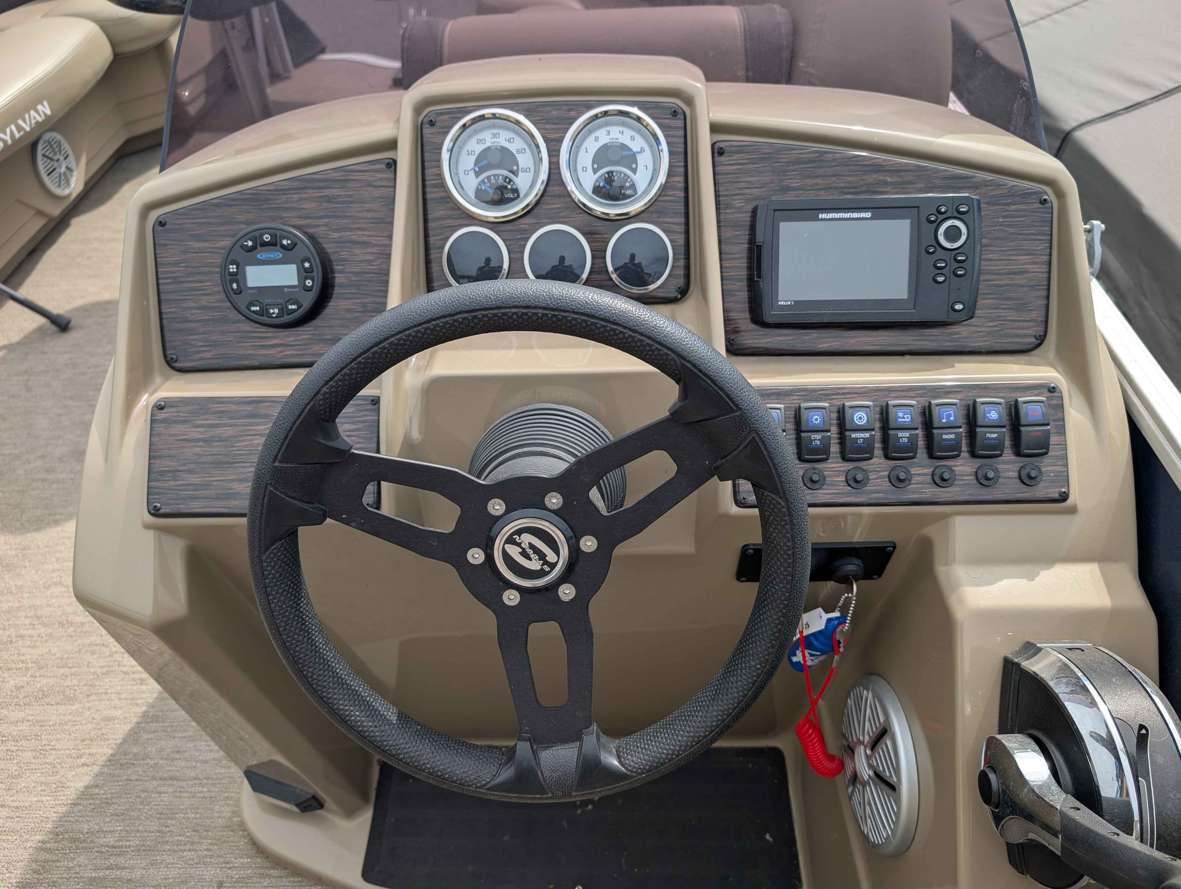 boat-carouselImage-image