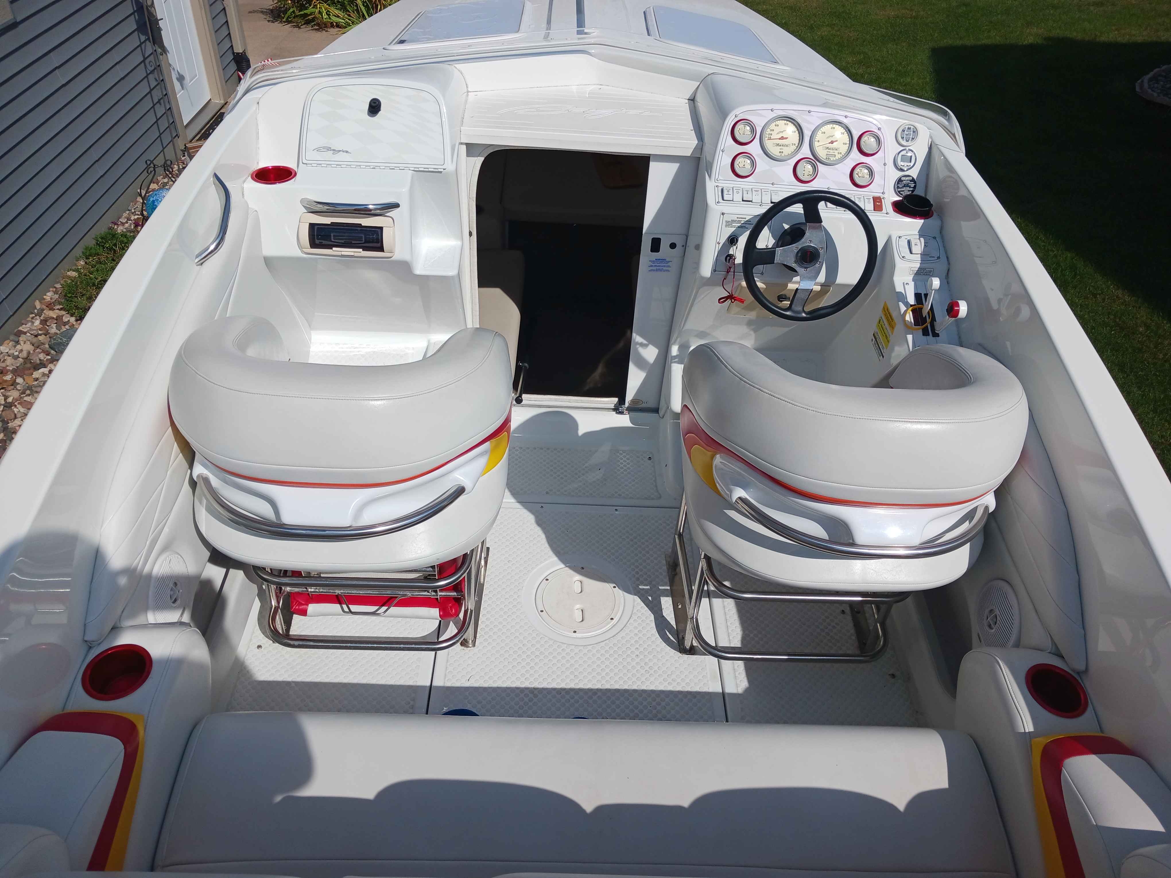 boat-carouselImage-image