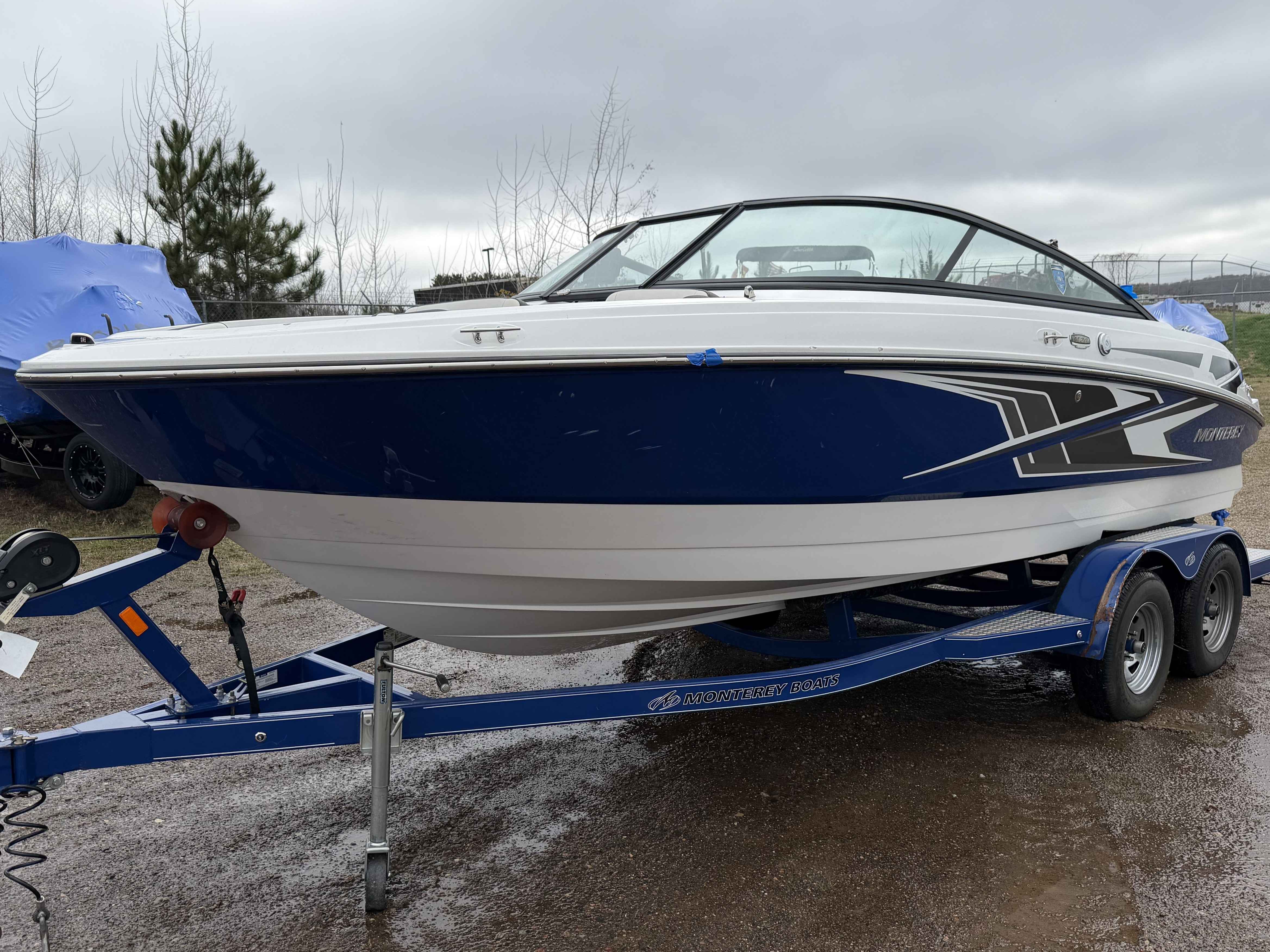 boat-carouselImage-image