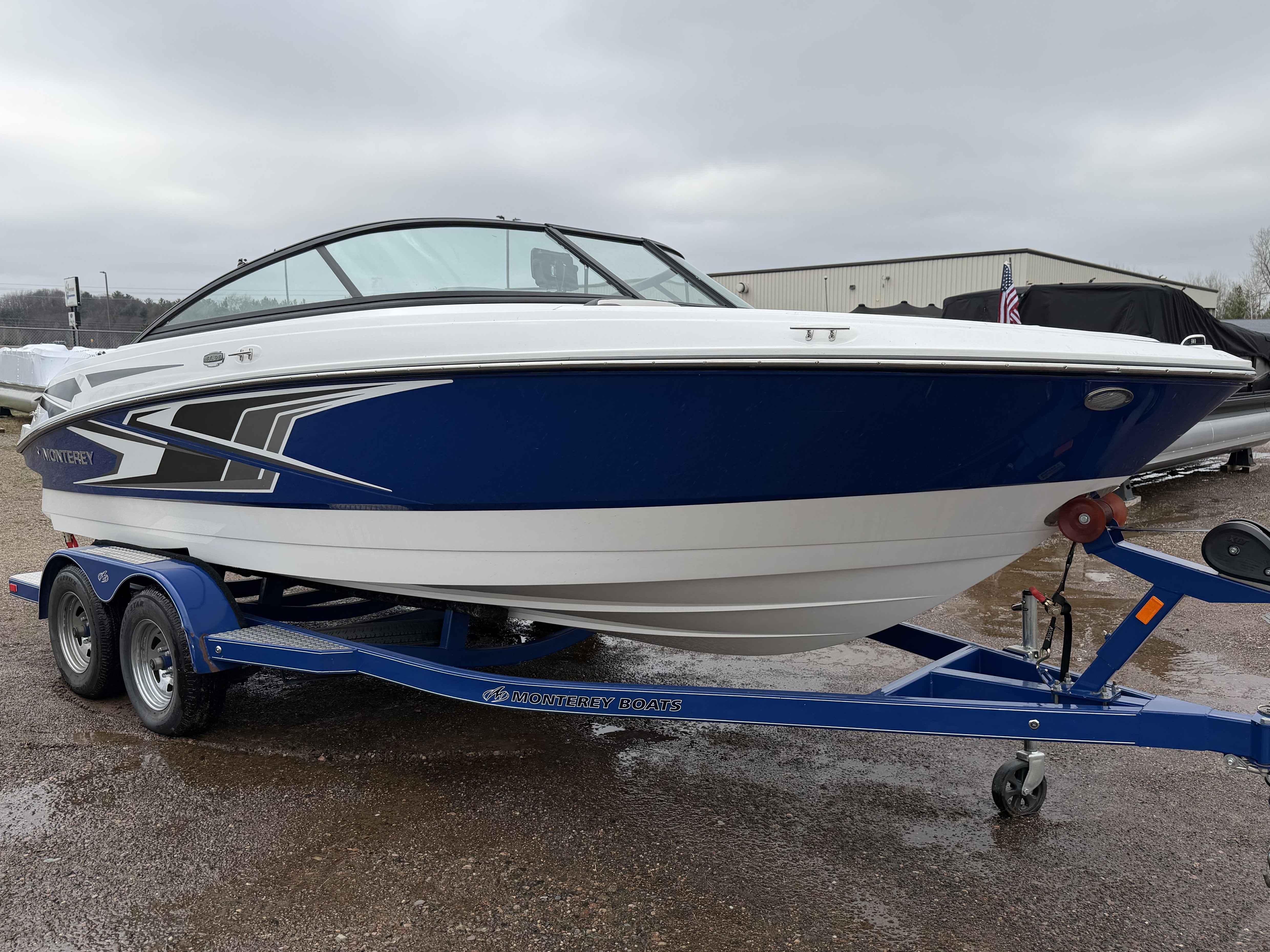 boat-carouselImage-image