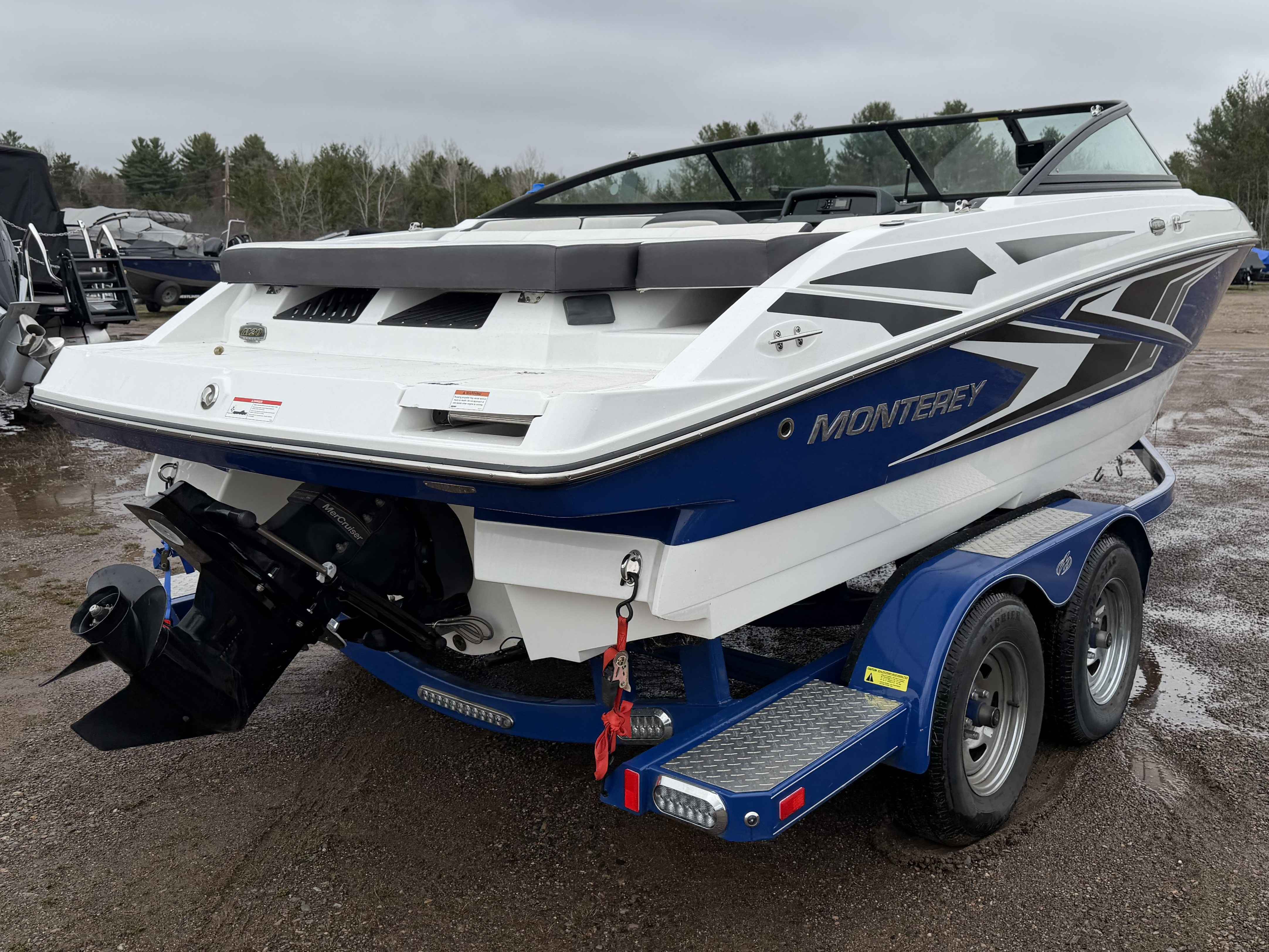 boat-carouselImage-image