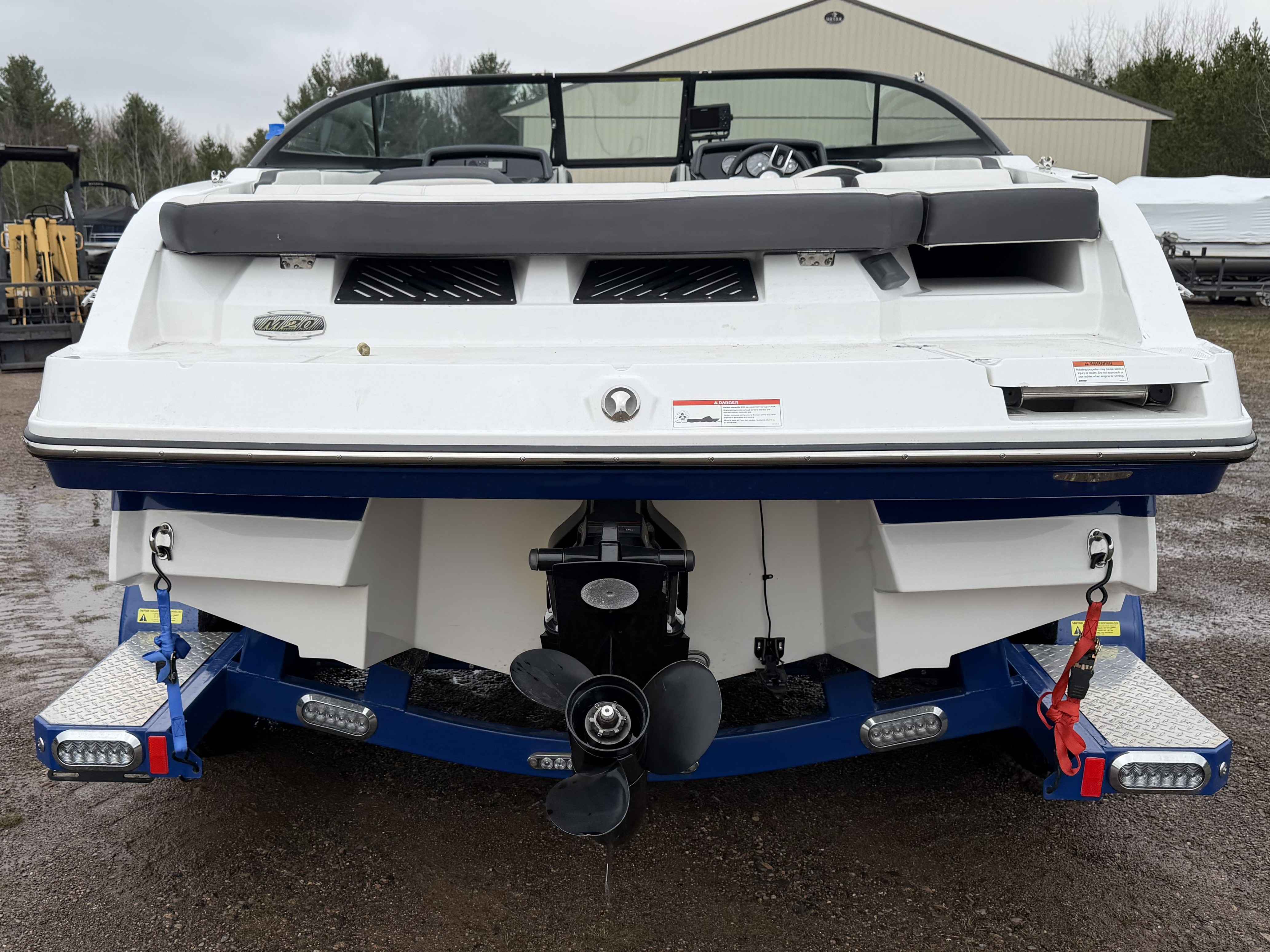 boat-carouselImage-image