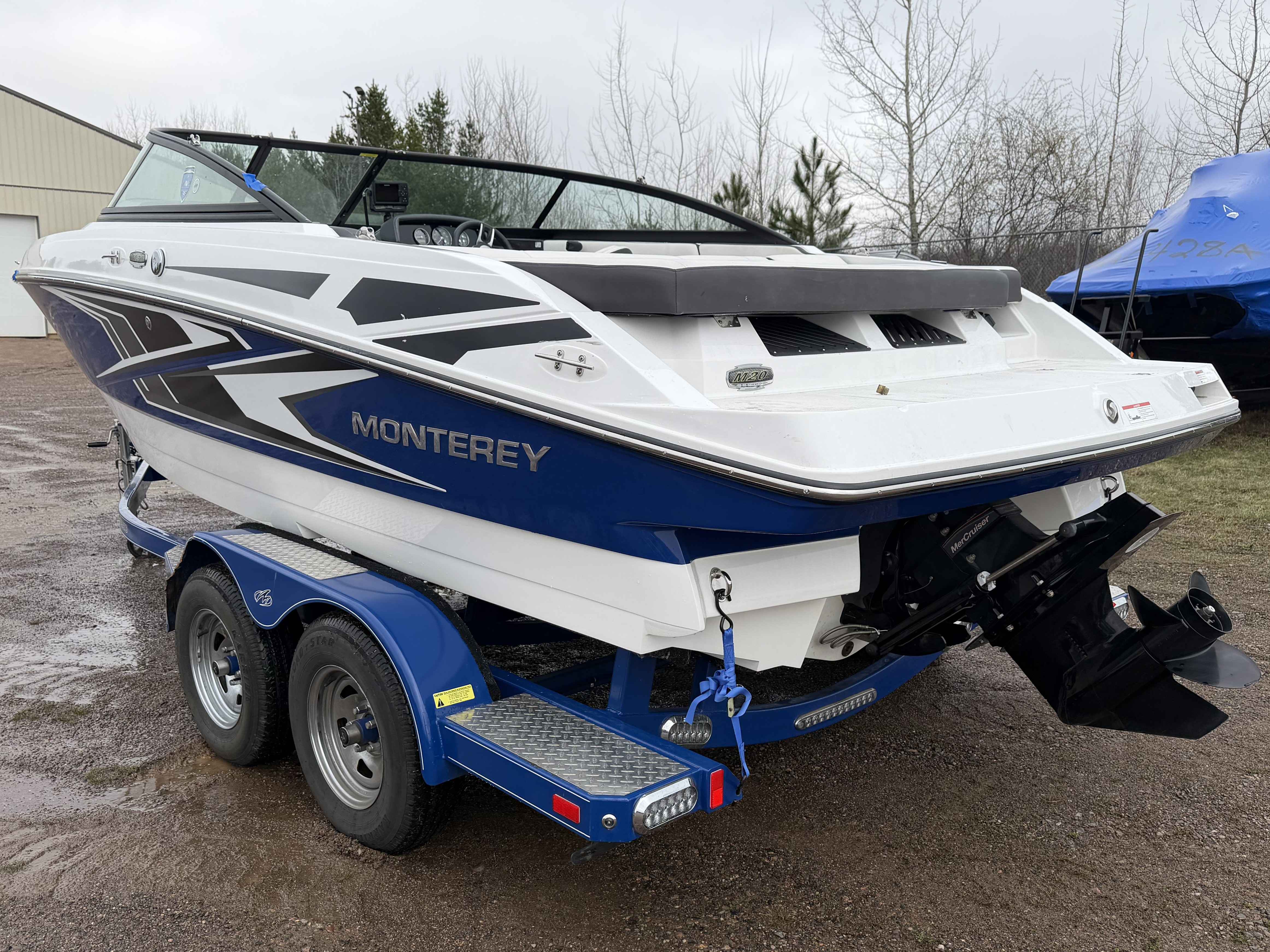 boat-carouselImage-image