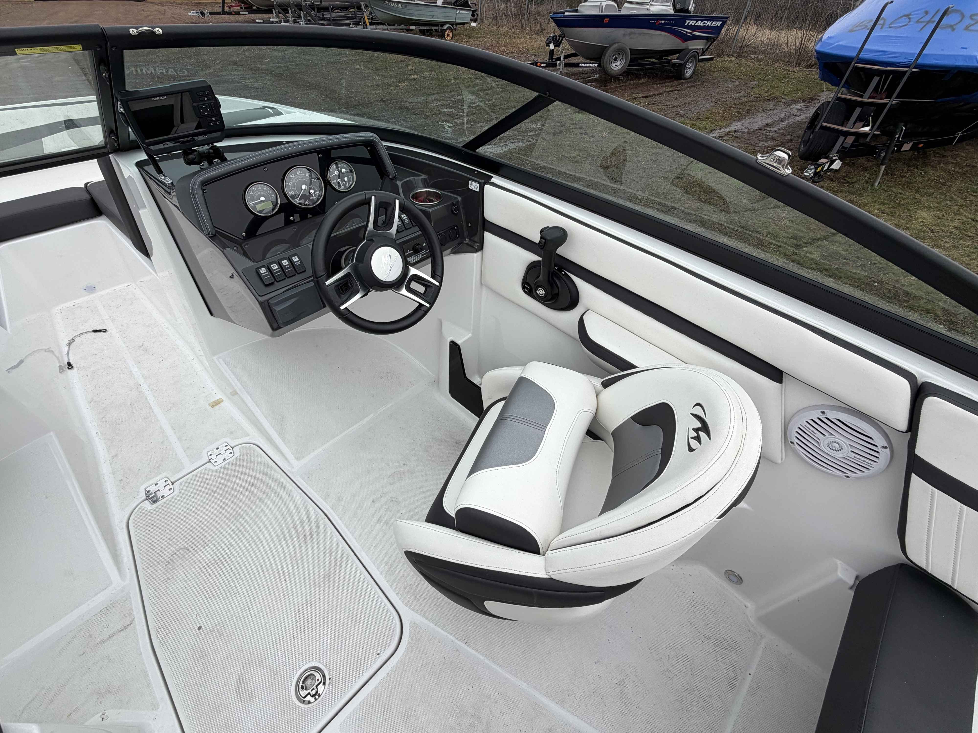 boat-carouselImage-image