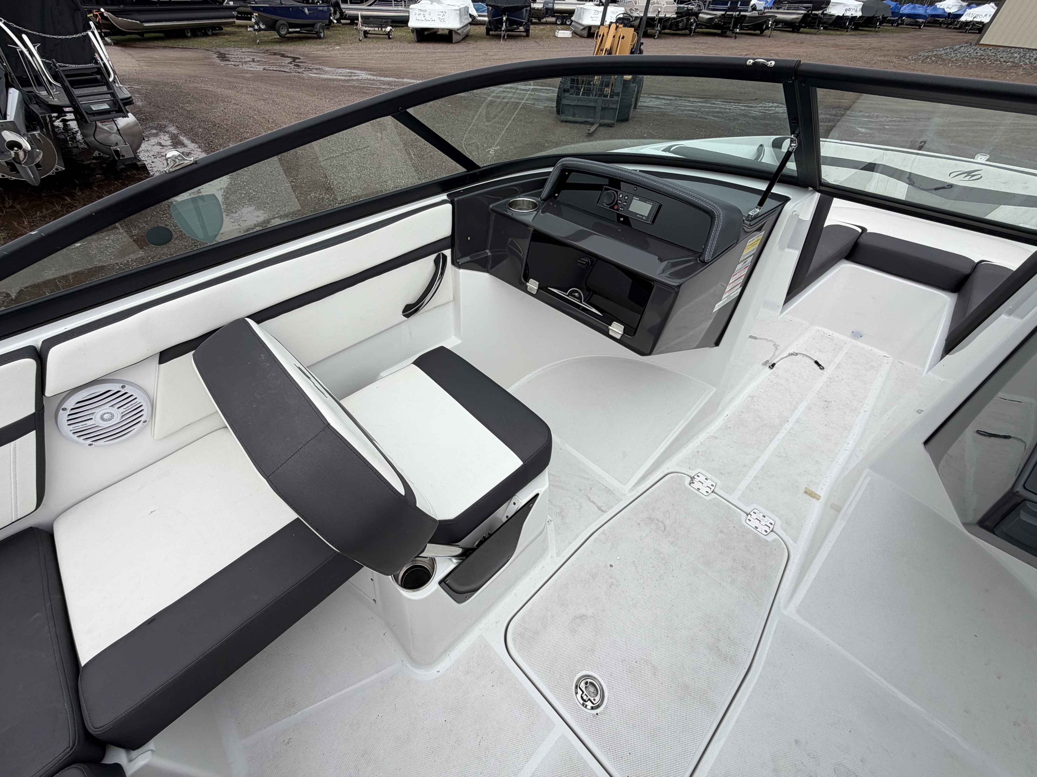 boat-carouselImage-image