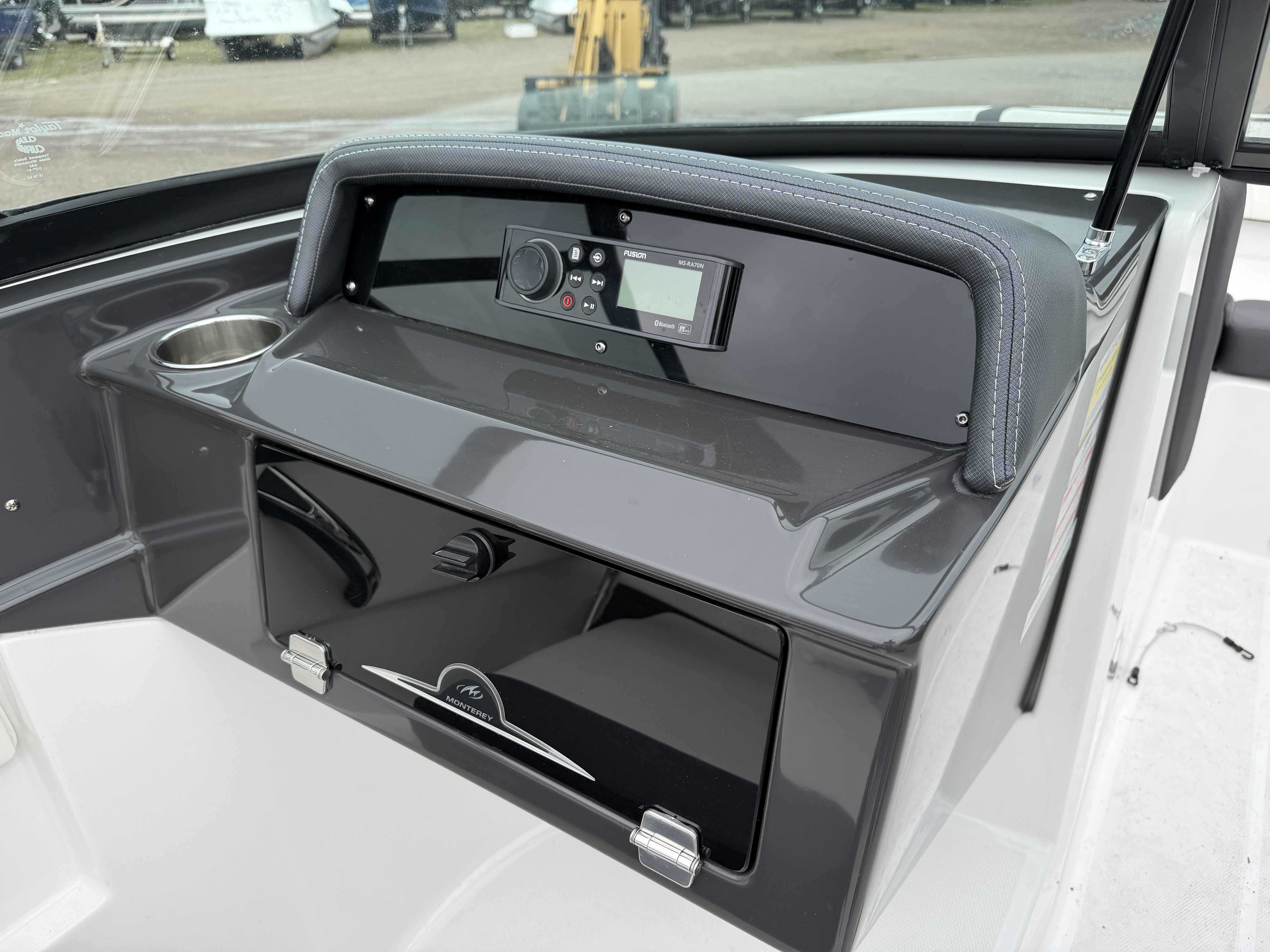 boat-carouselImage-image