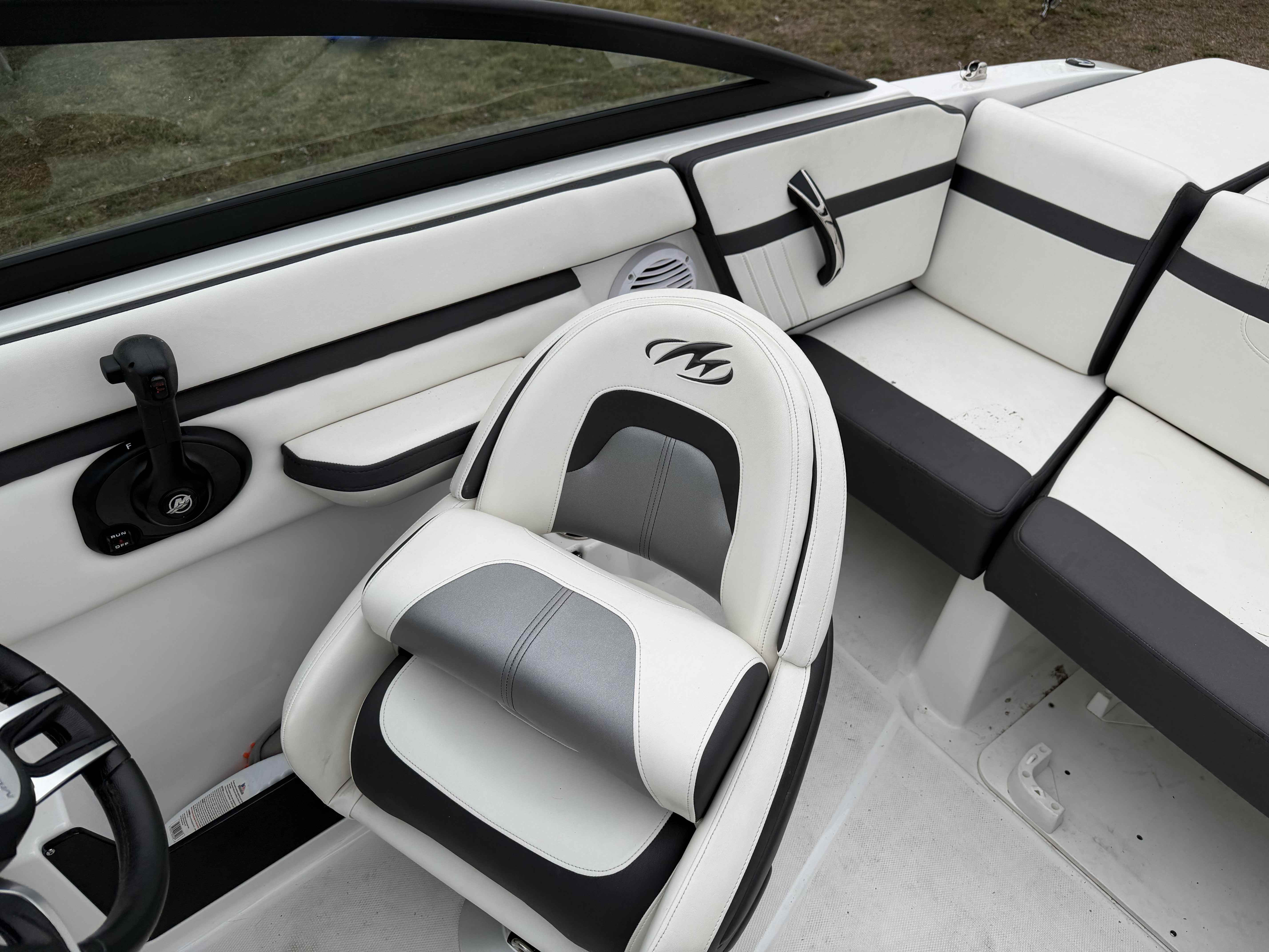 boat-carouselImage-image