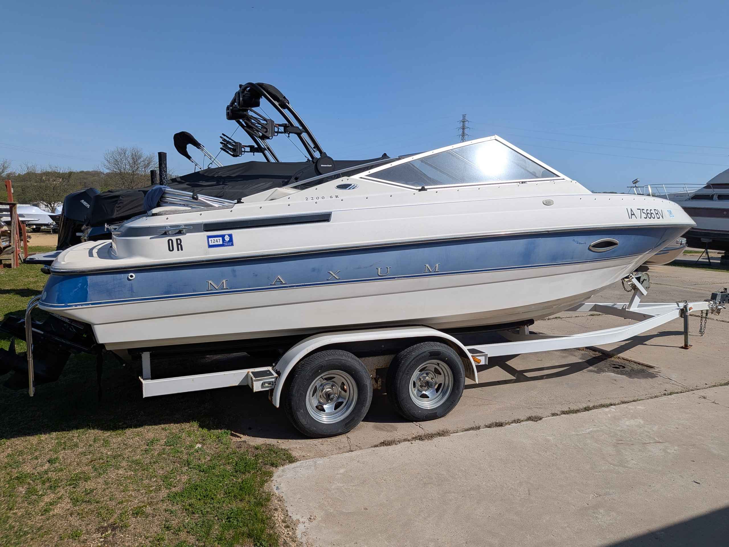 boat-carouselImage-image