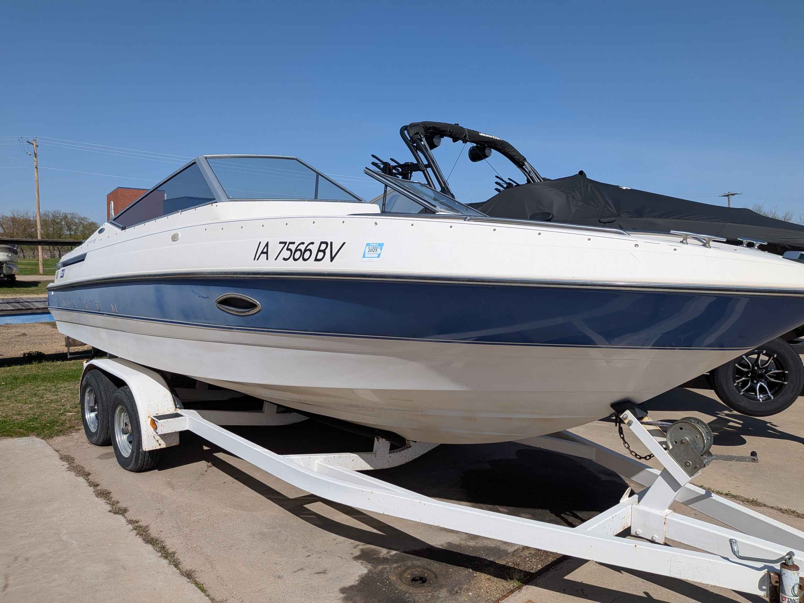 boat-carouselImage-image