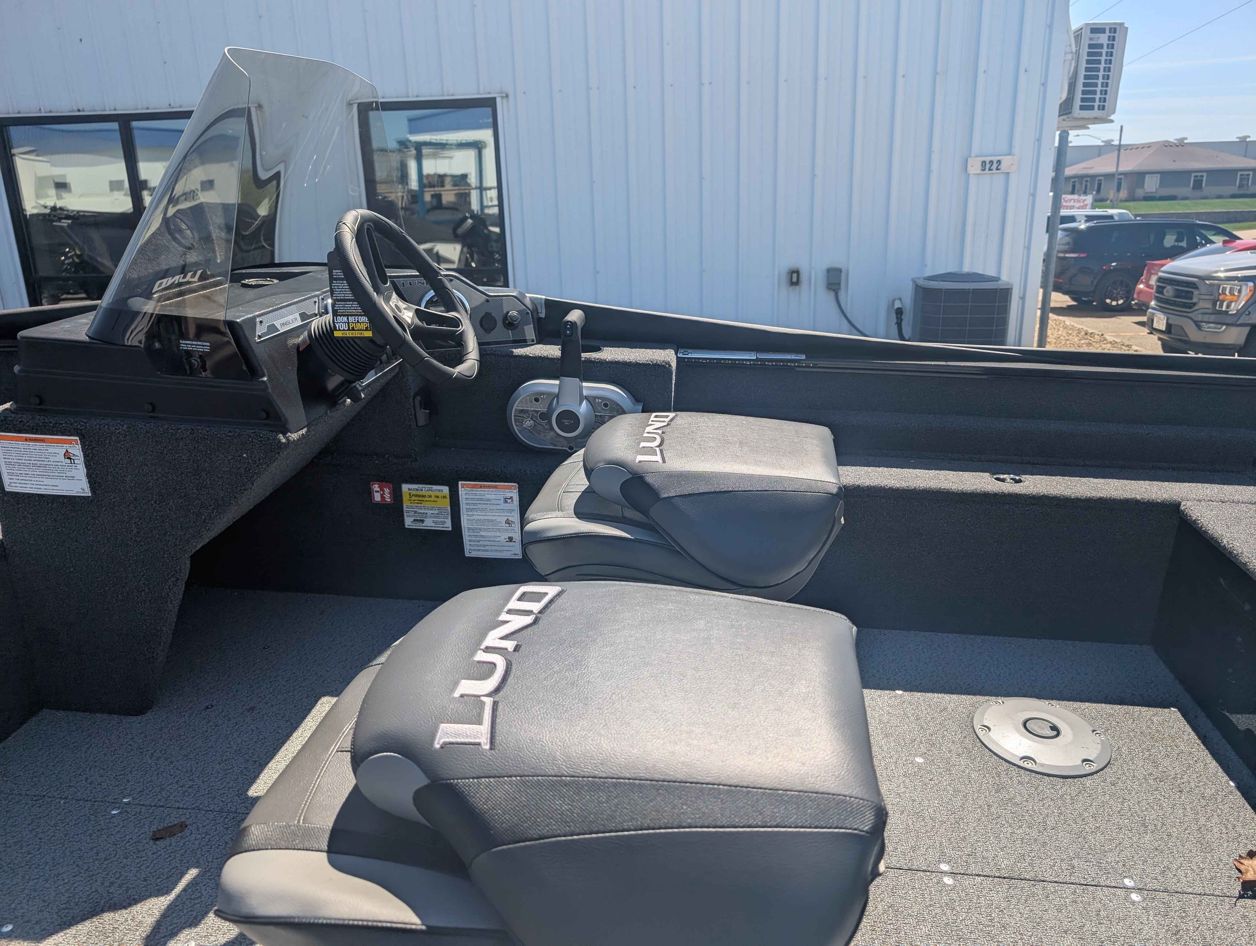 boat-carouselImage-image