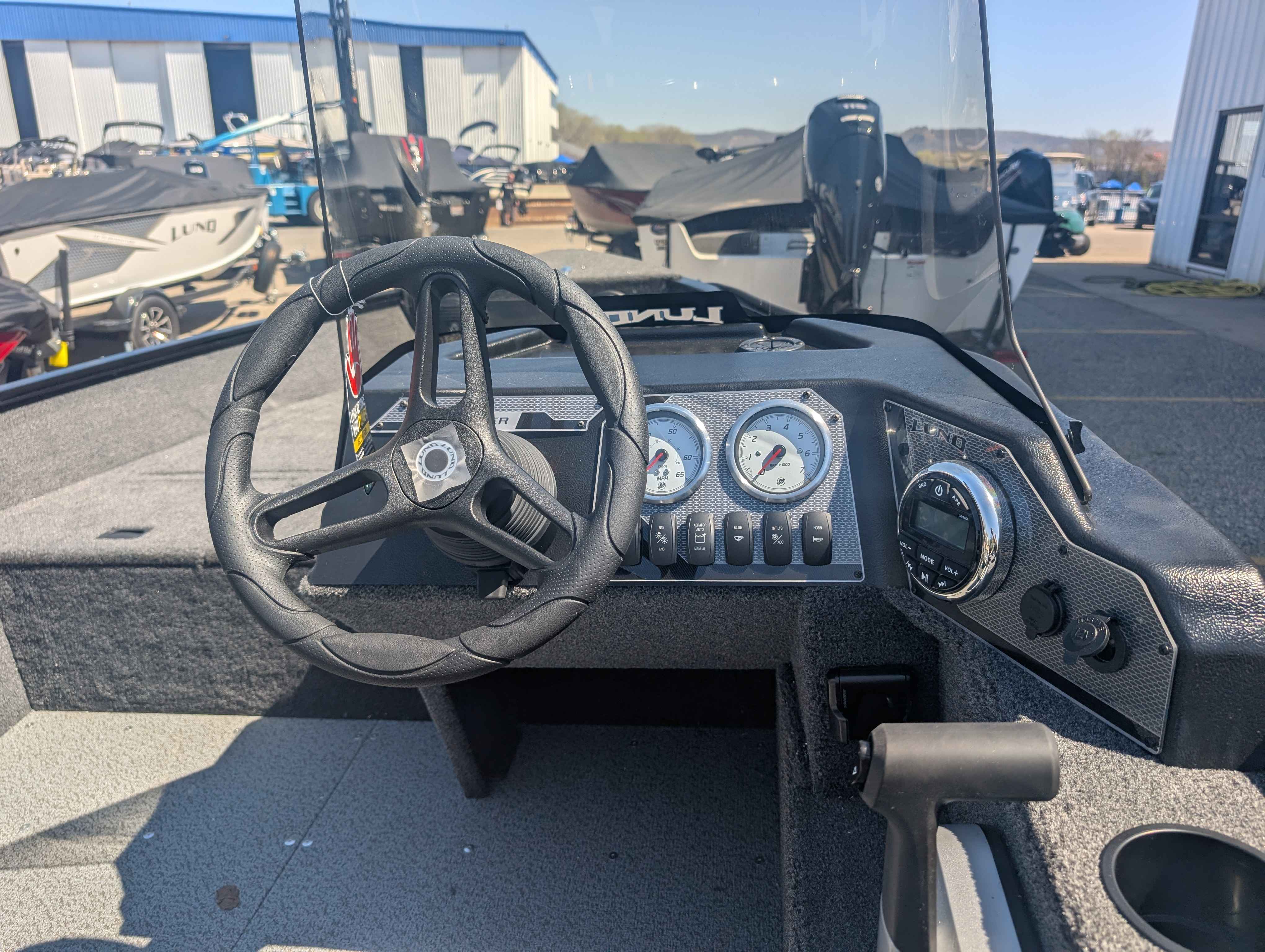 boat-carouselImage-image