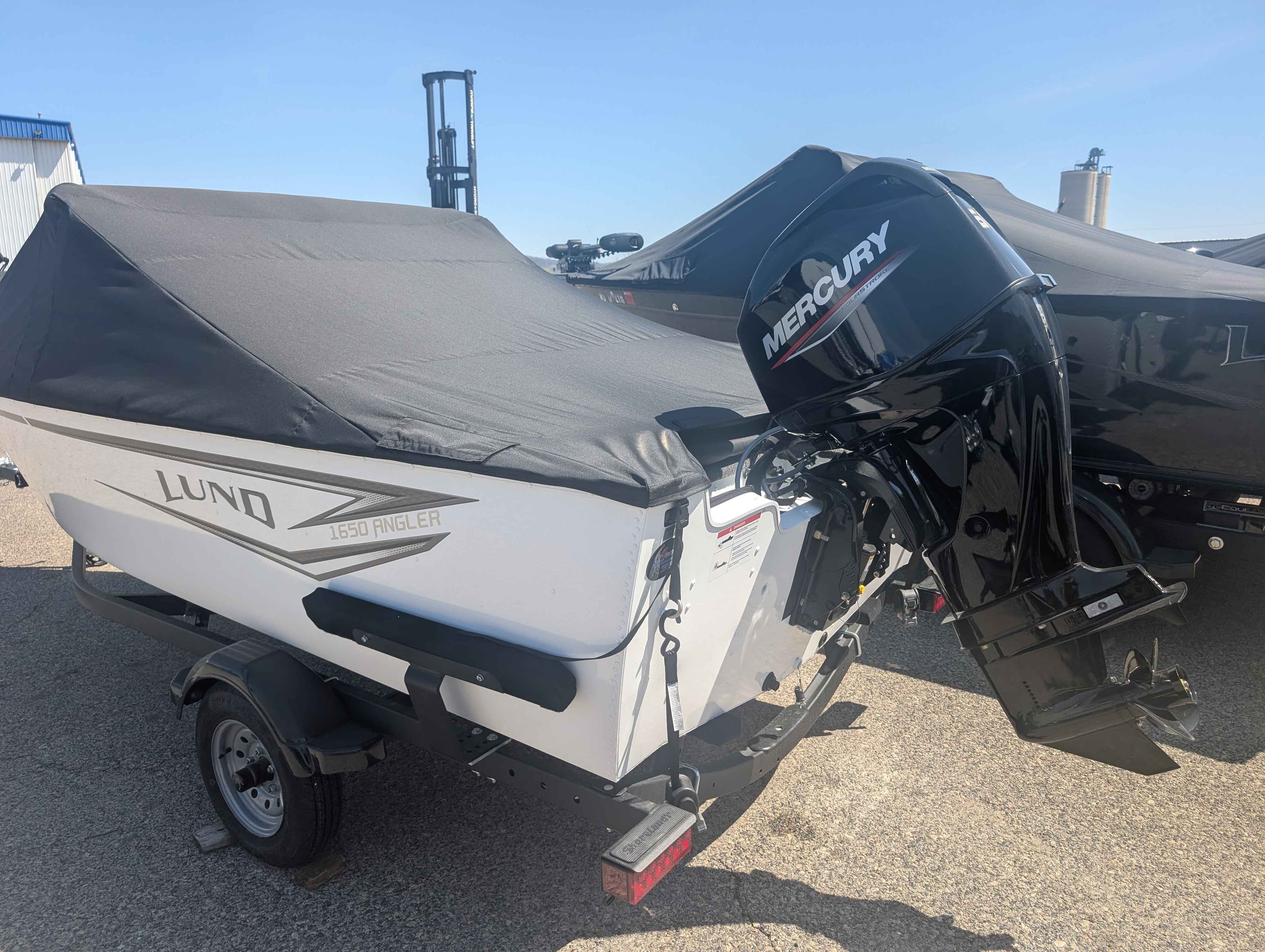 boat-carouselImage-image