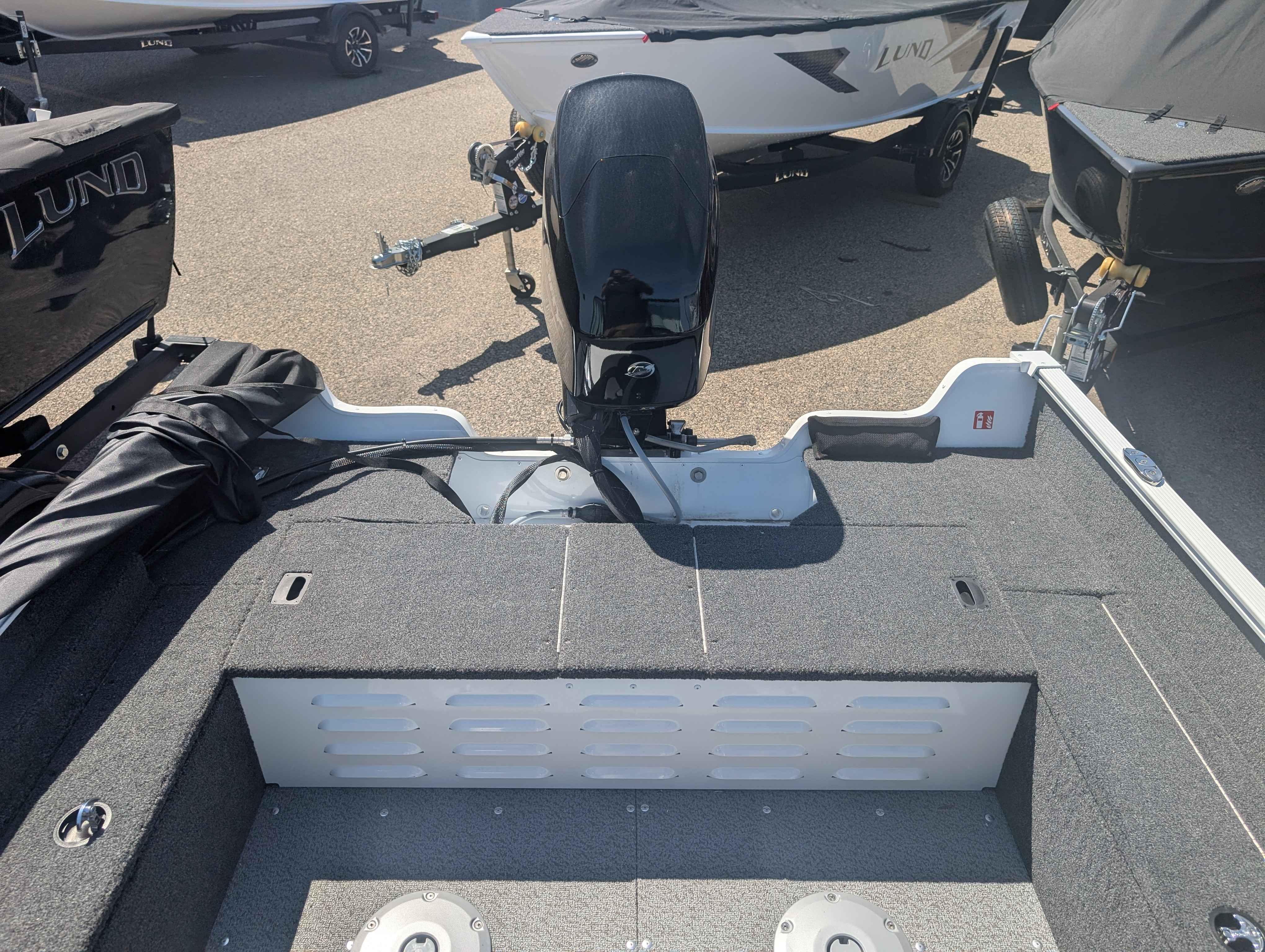 boat-carouselImage-image