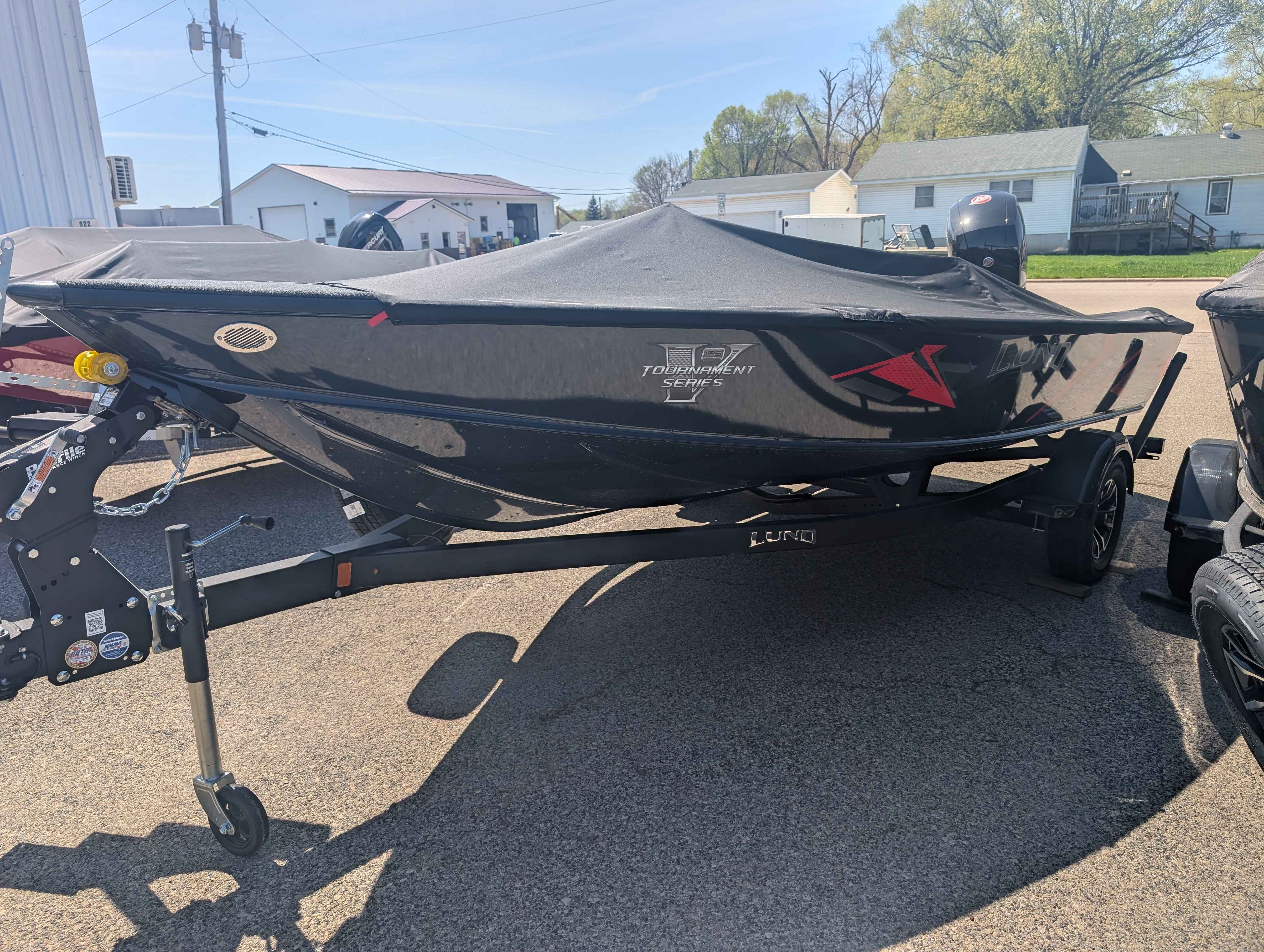 boat-carouselImage-image