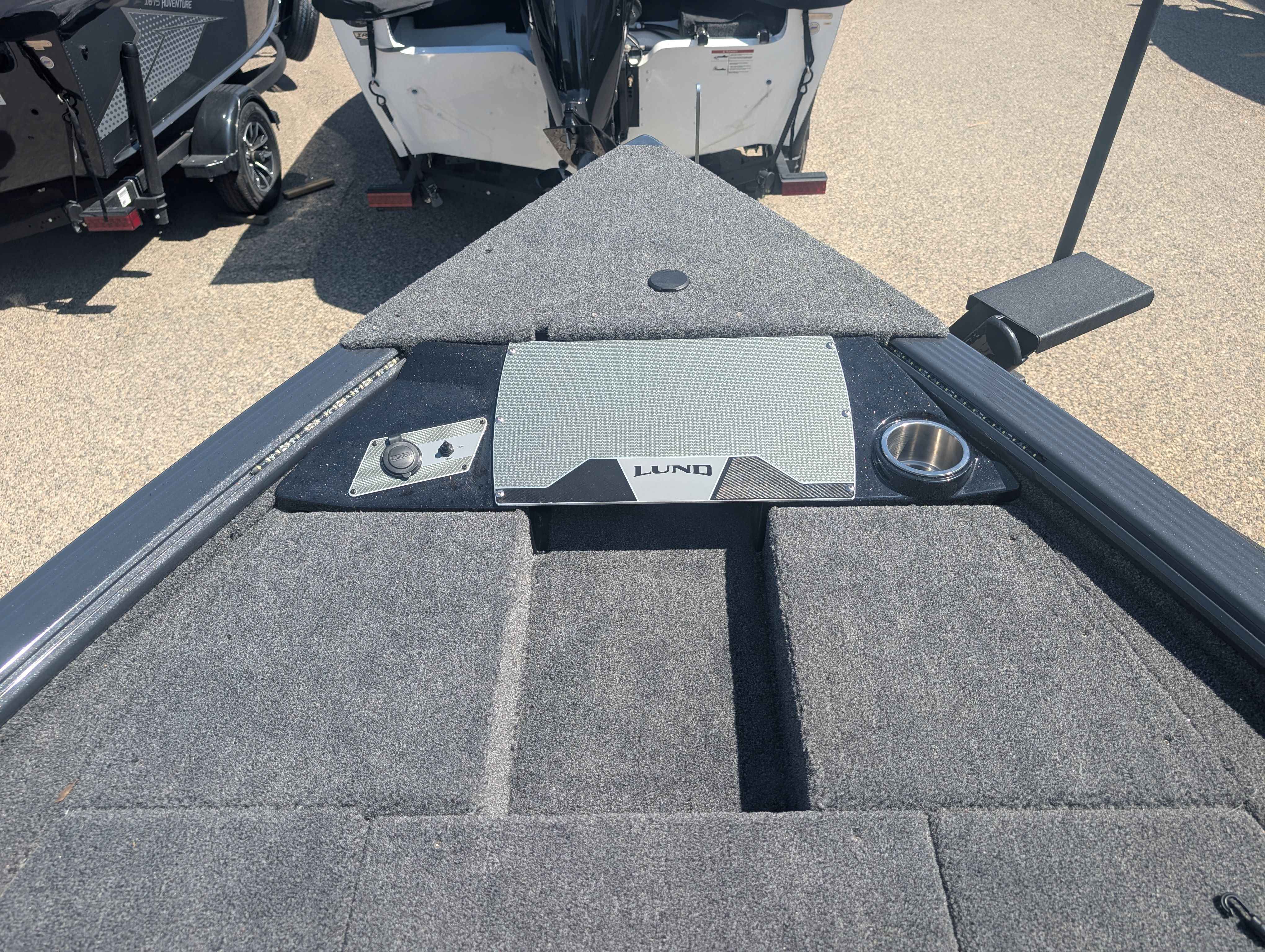 boat-carouselImage-image