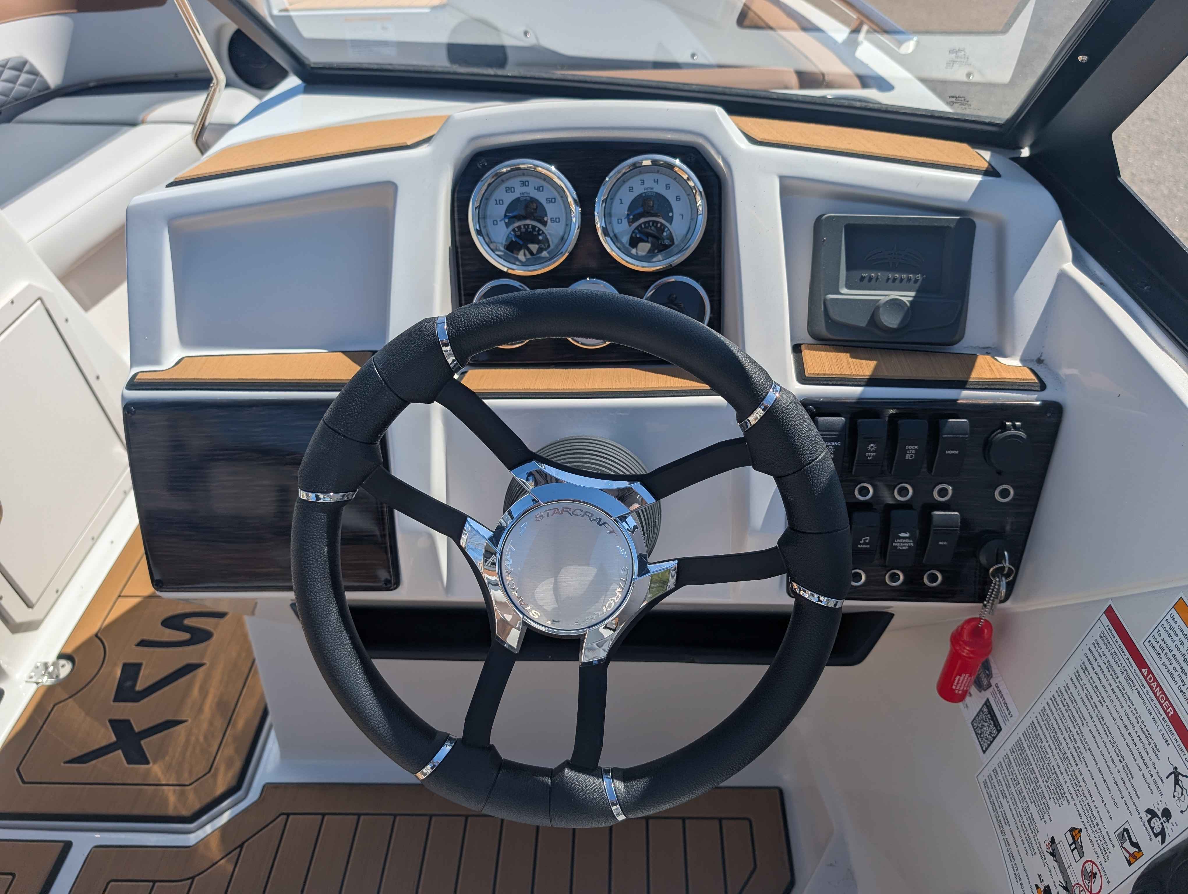 boat-carouselImage-image