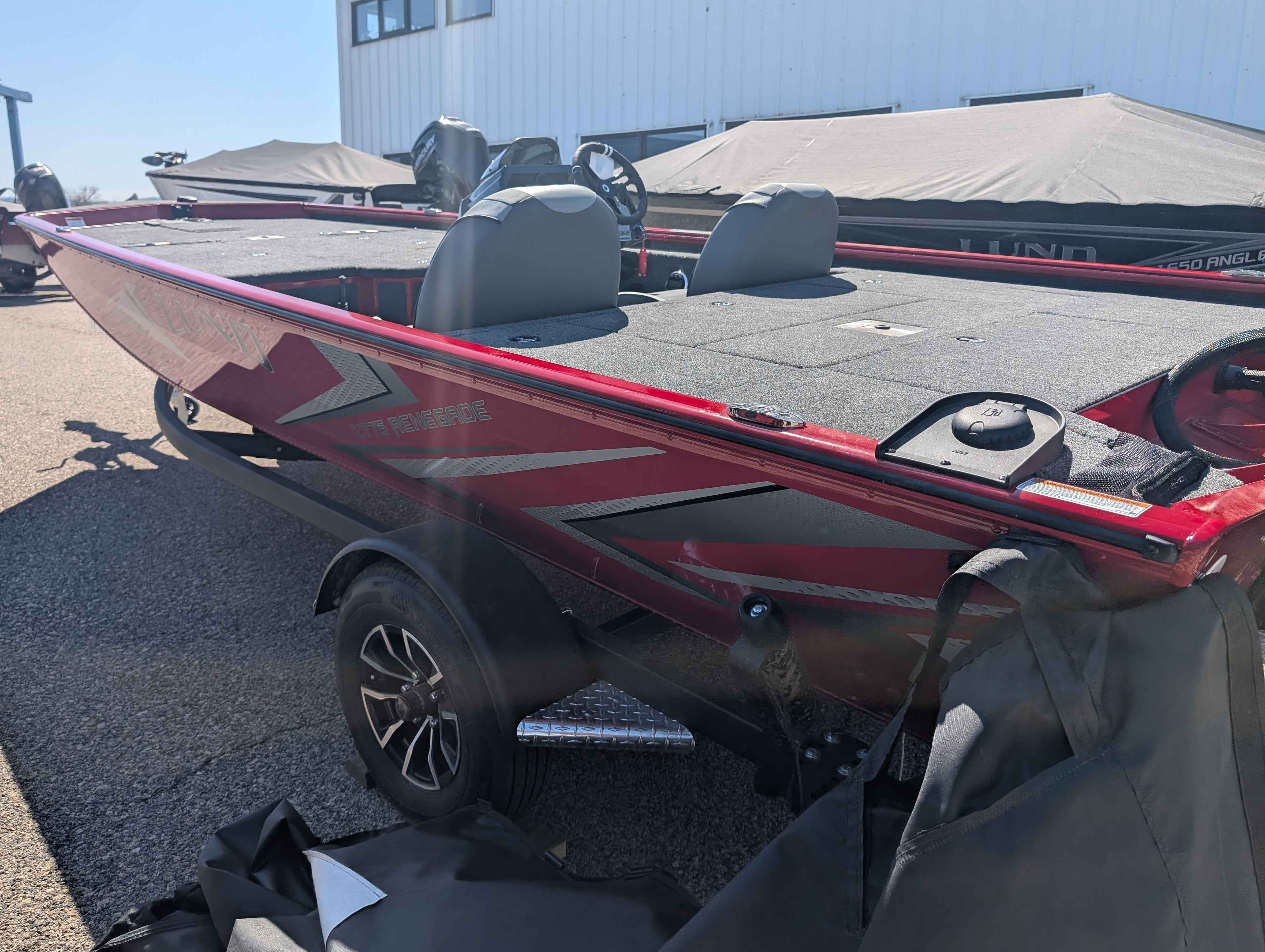 boat-carouselImage-image