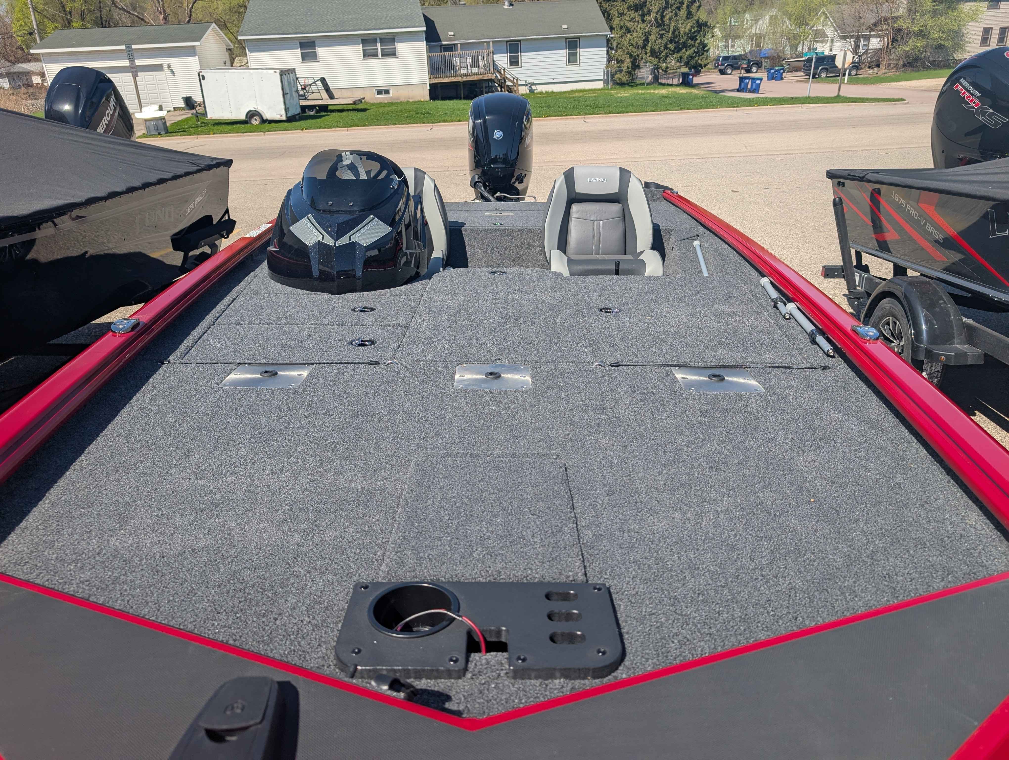 boat-carouselImage-image