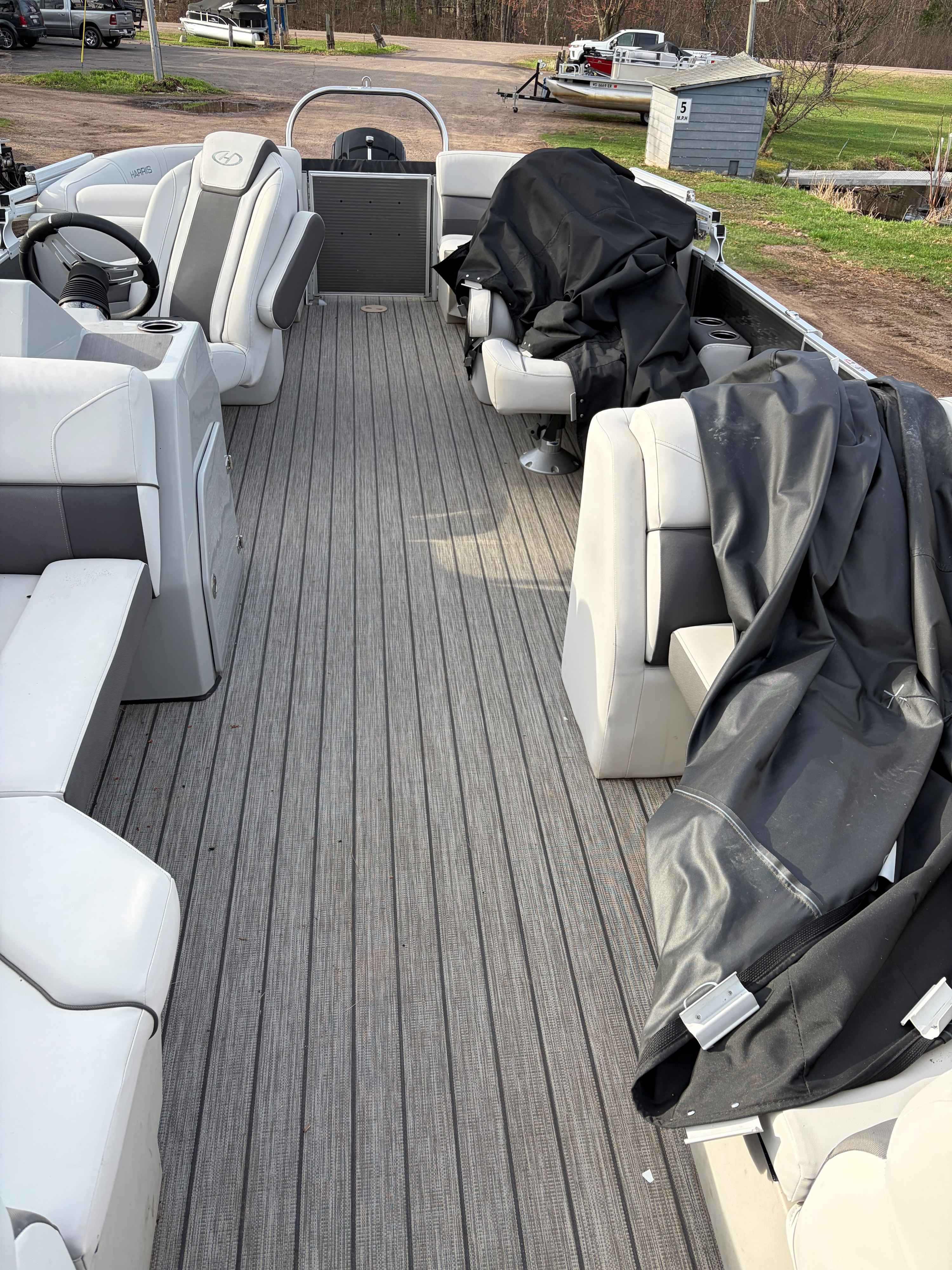 boat-carouselImage-image