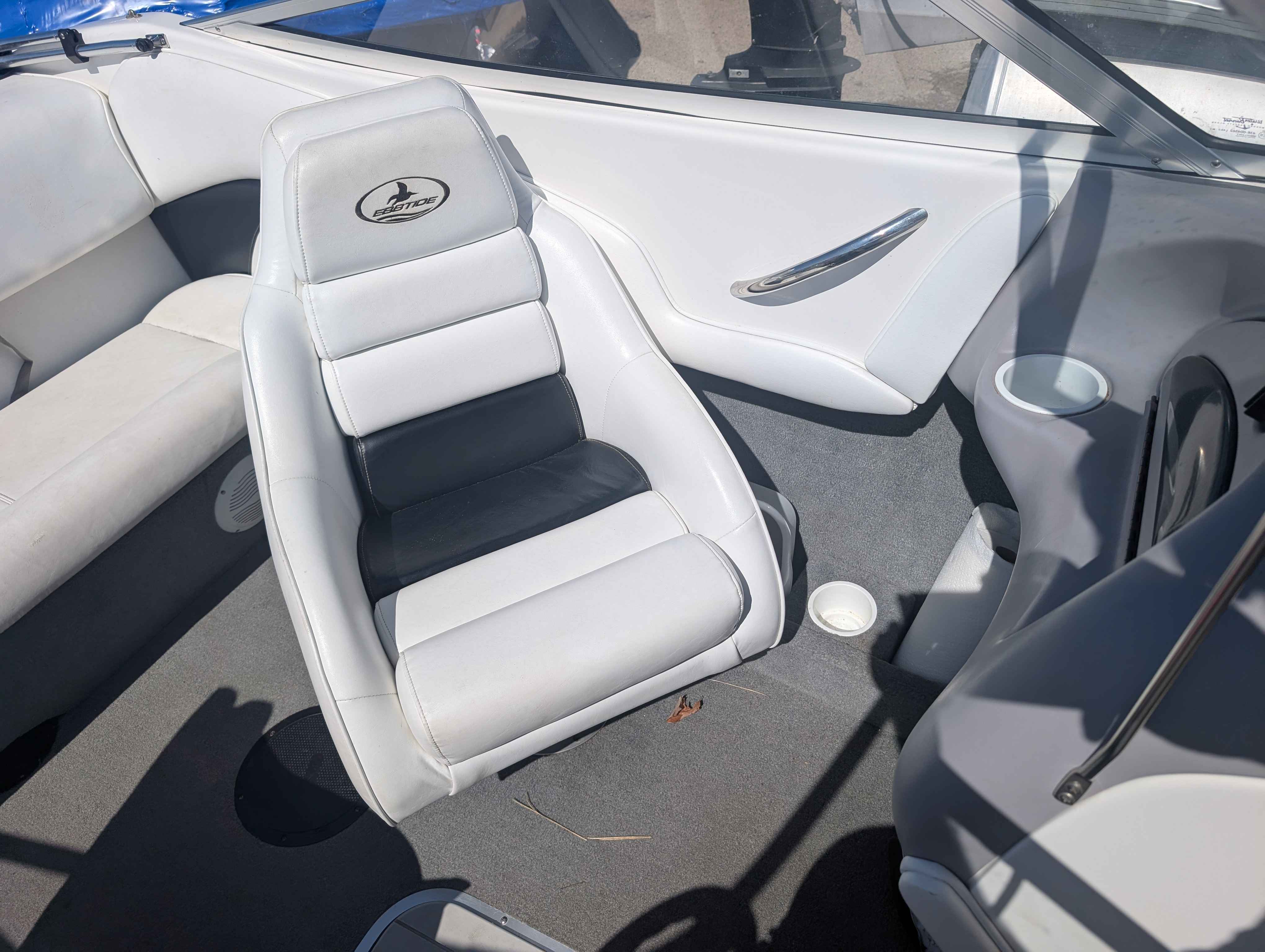 boat-carouselImage-image