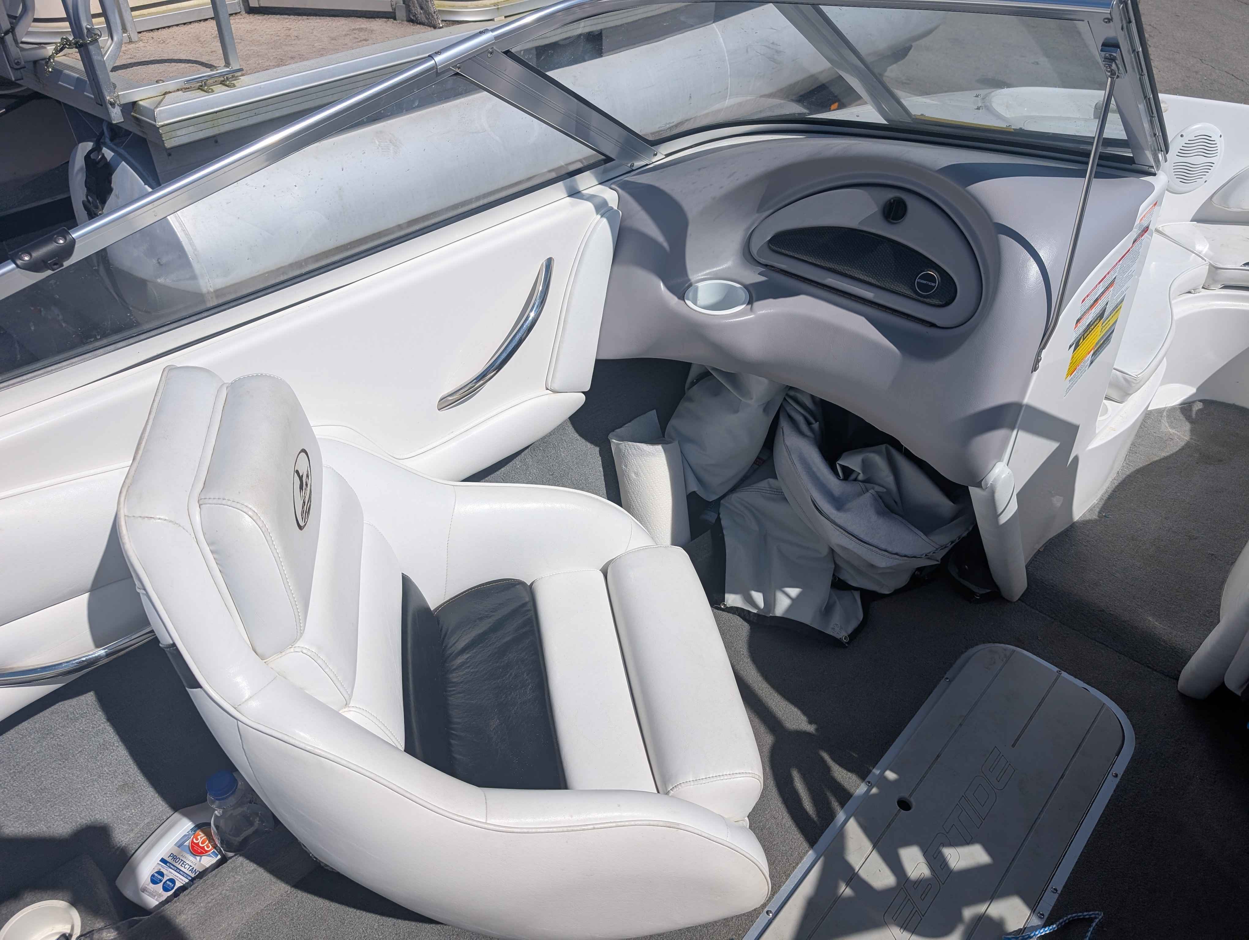 boat-carouselImage-image