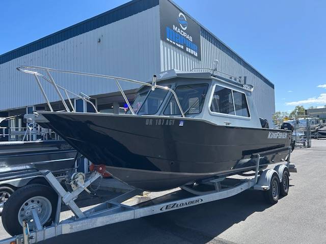  Kingfisher 2225 Escape Hardtop-1