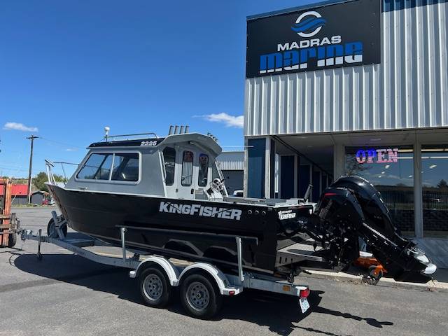  Kingfisher 2225 Escape Hardtop-2