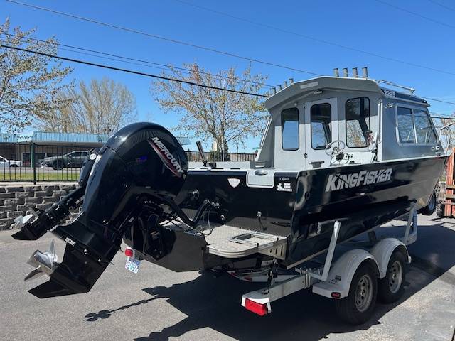  Kingfisher 2225 Escape Hardtop-4