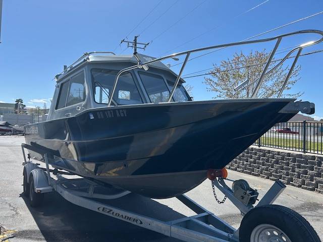  Kingfisher 2225 Escape Hardtop-5