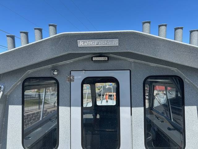  Kingfisher 2225 Escape Hardtop-14