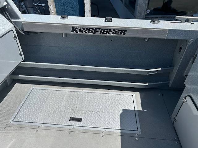  Kingfisher 2225 Escape Hardtop-23