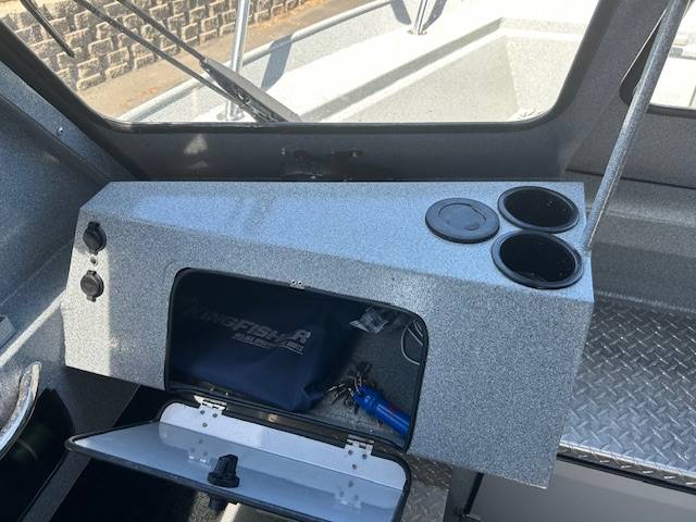  Kingfisher 2225 Escape Hardtop-26