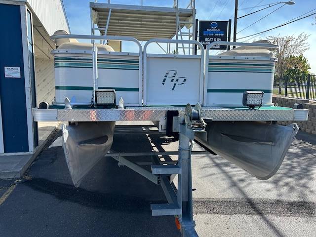  Godfrey Aqua Patio-7