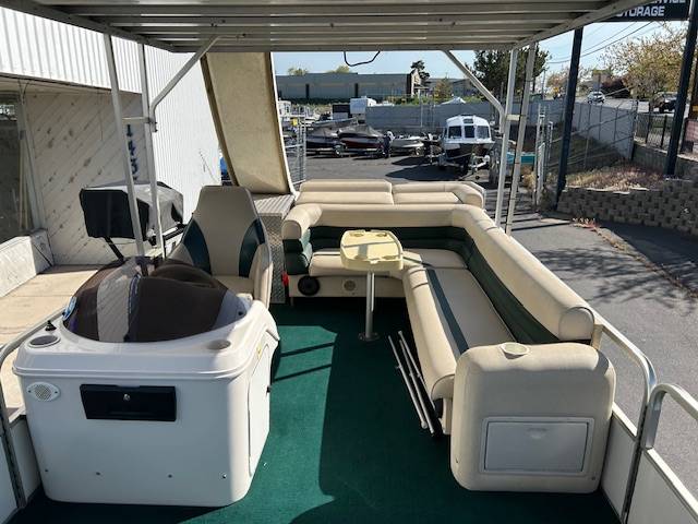  Godfrey Aqua Patio-8