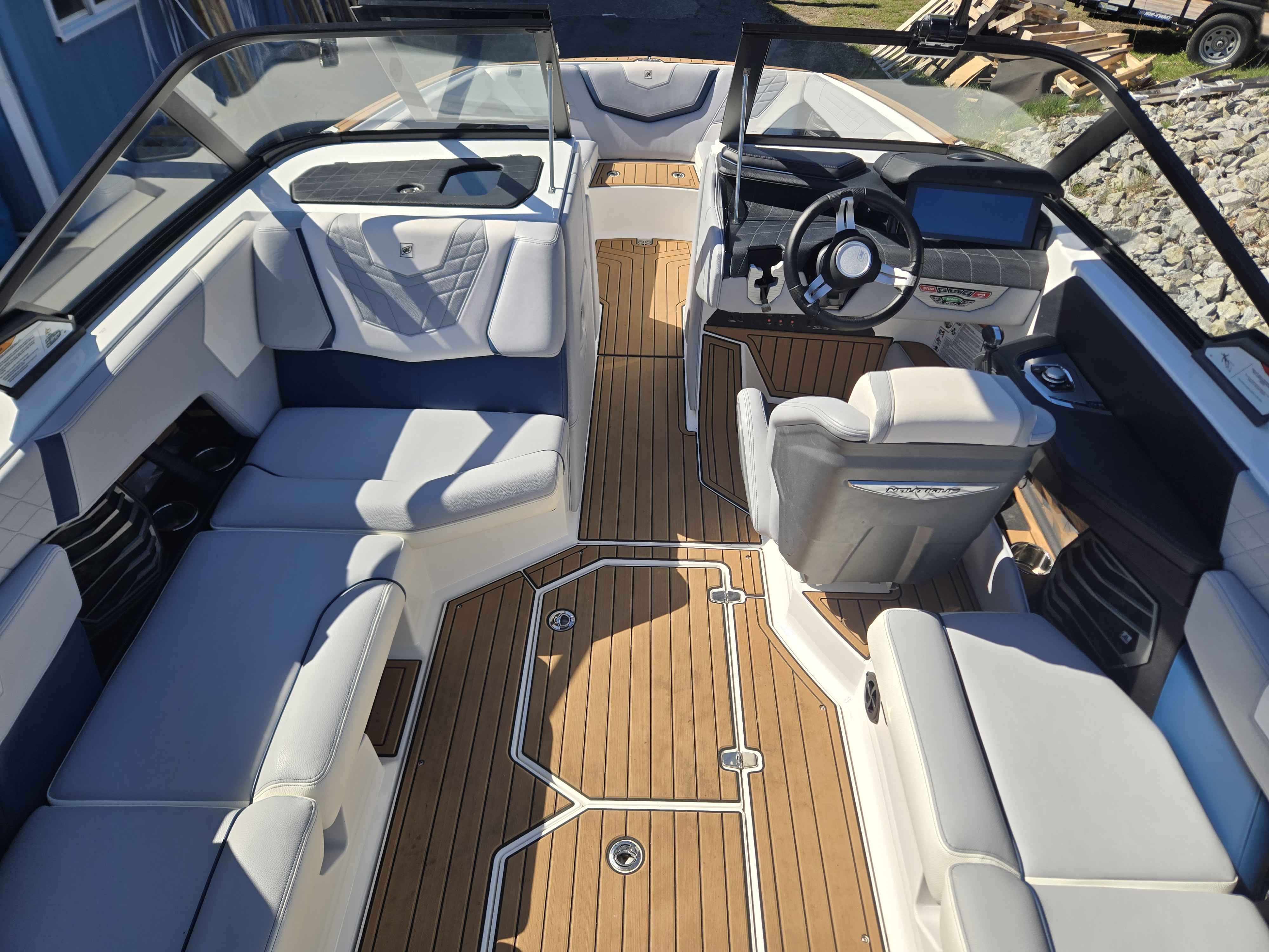 2021 Nautique G23-14