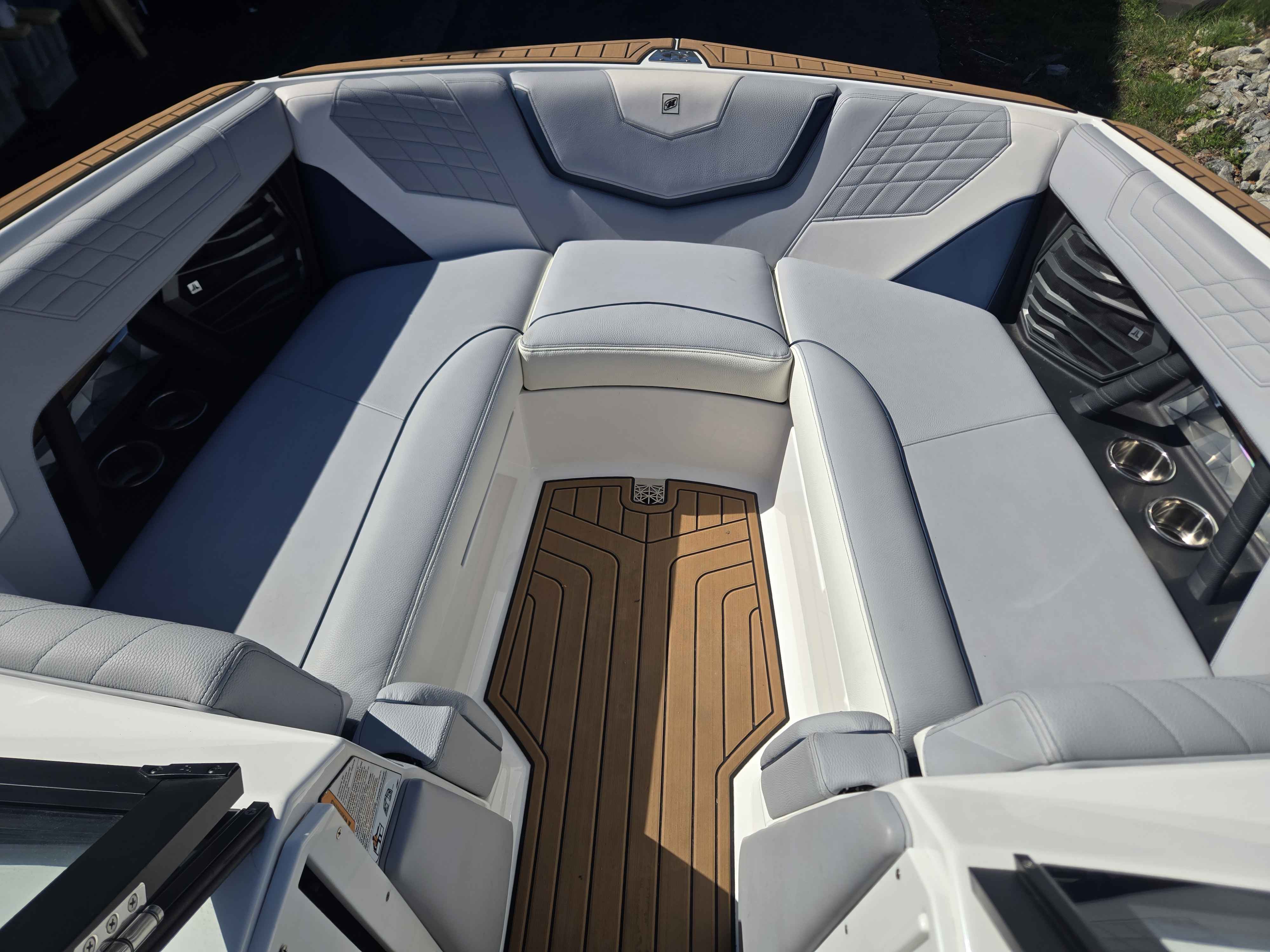 2021 Nautique G23-16