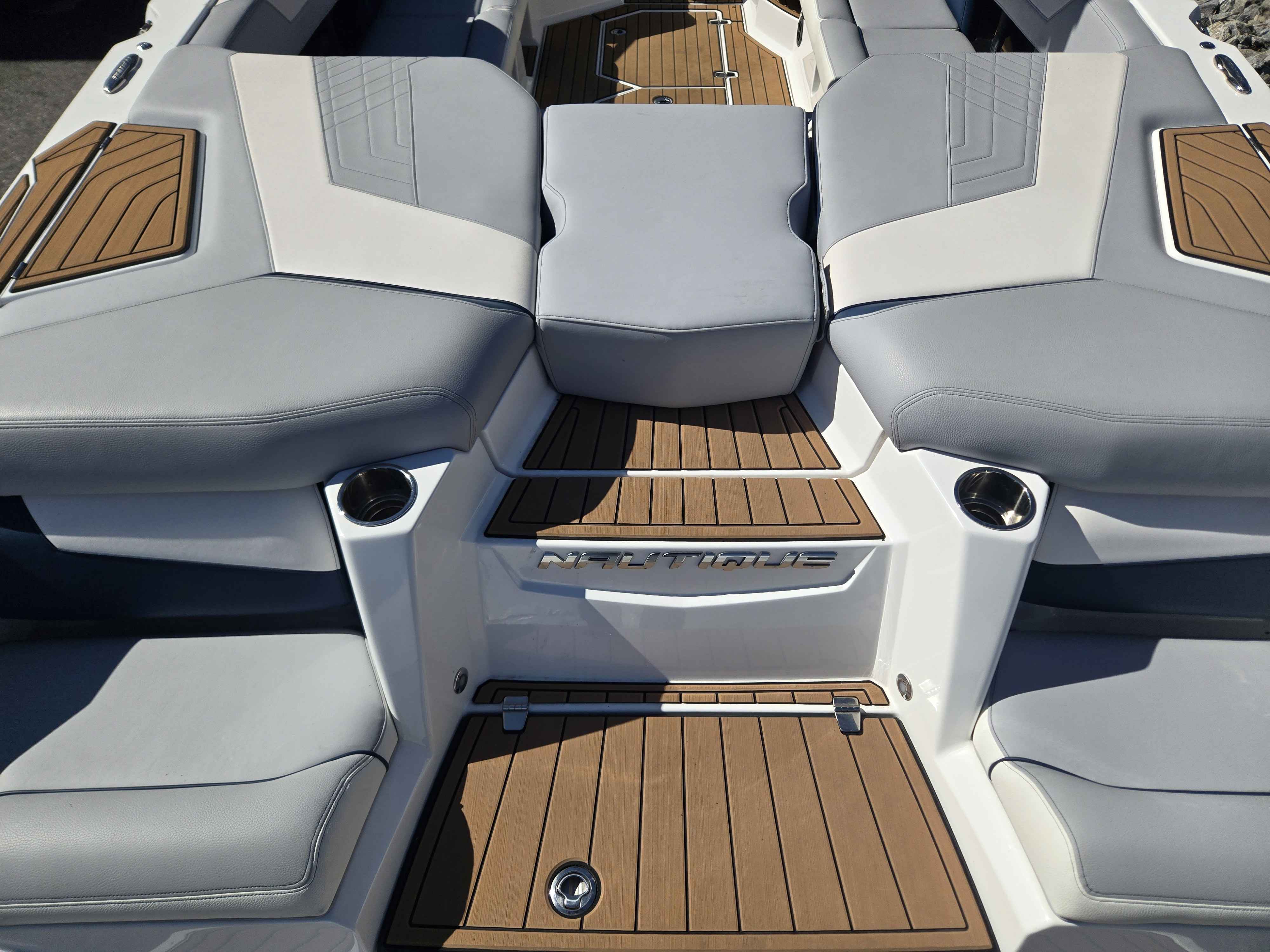 2021 Nautique G23-18