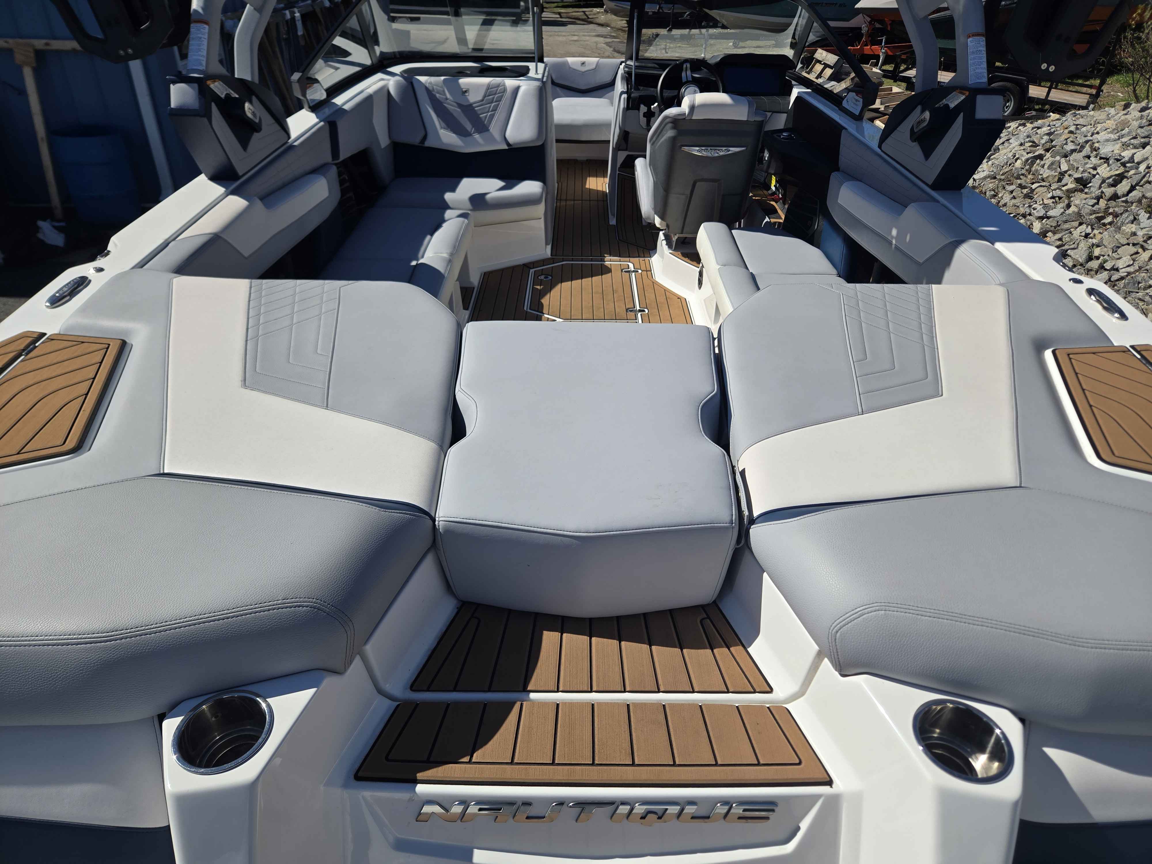 2021 Nautique G23-19