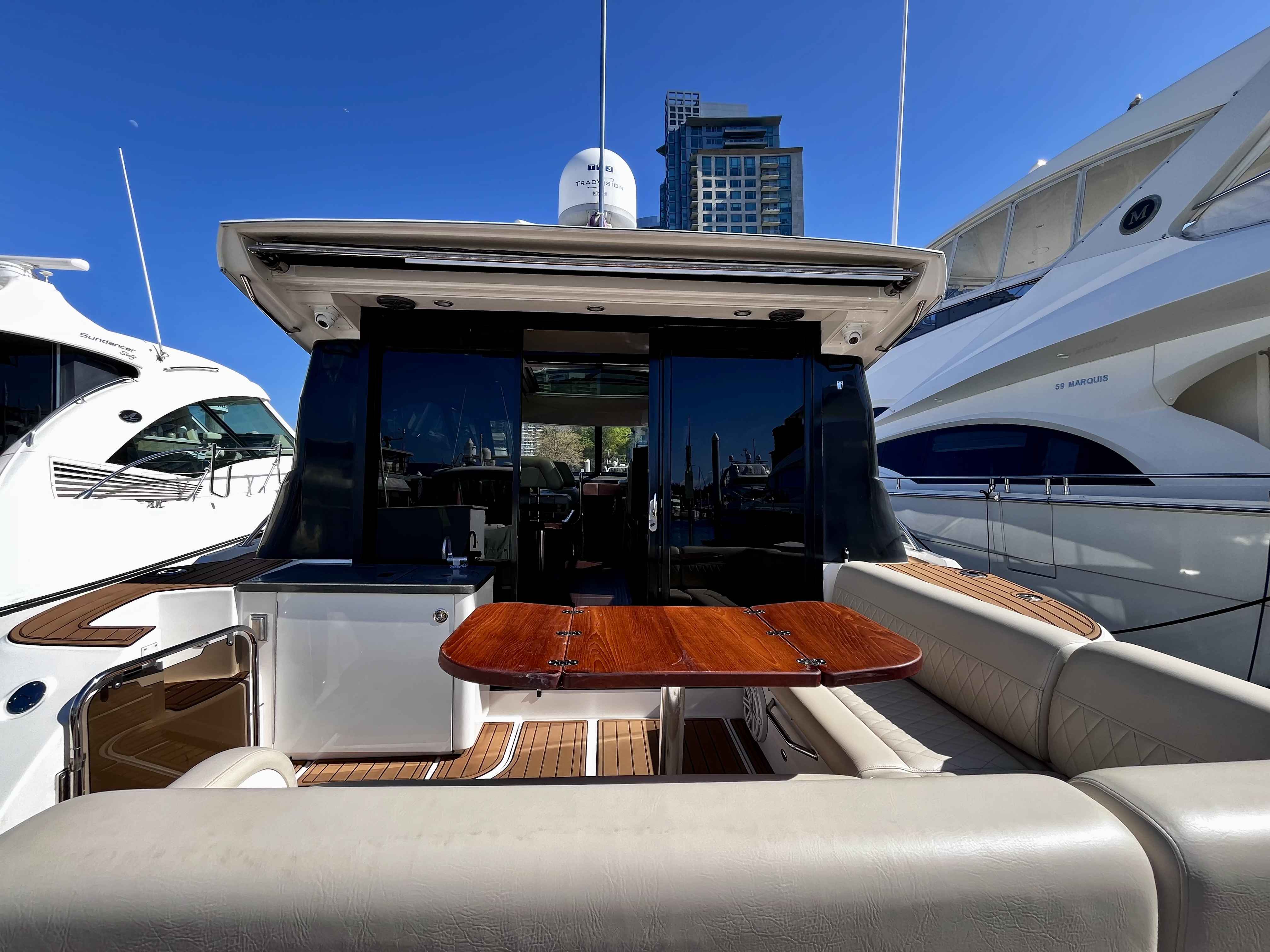 Pre-Owned 2015 Sea ray 470 Sundancer for Sale | Vancouver, BC | M&P Yacht Centre | 69effbcb3127753a4002e465