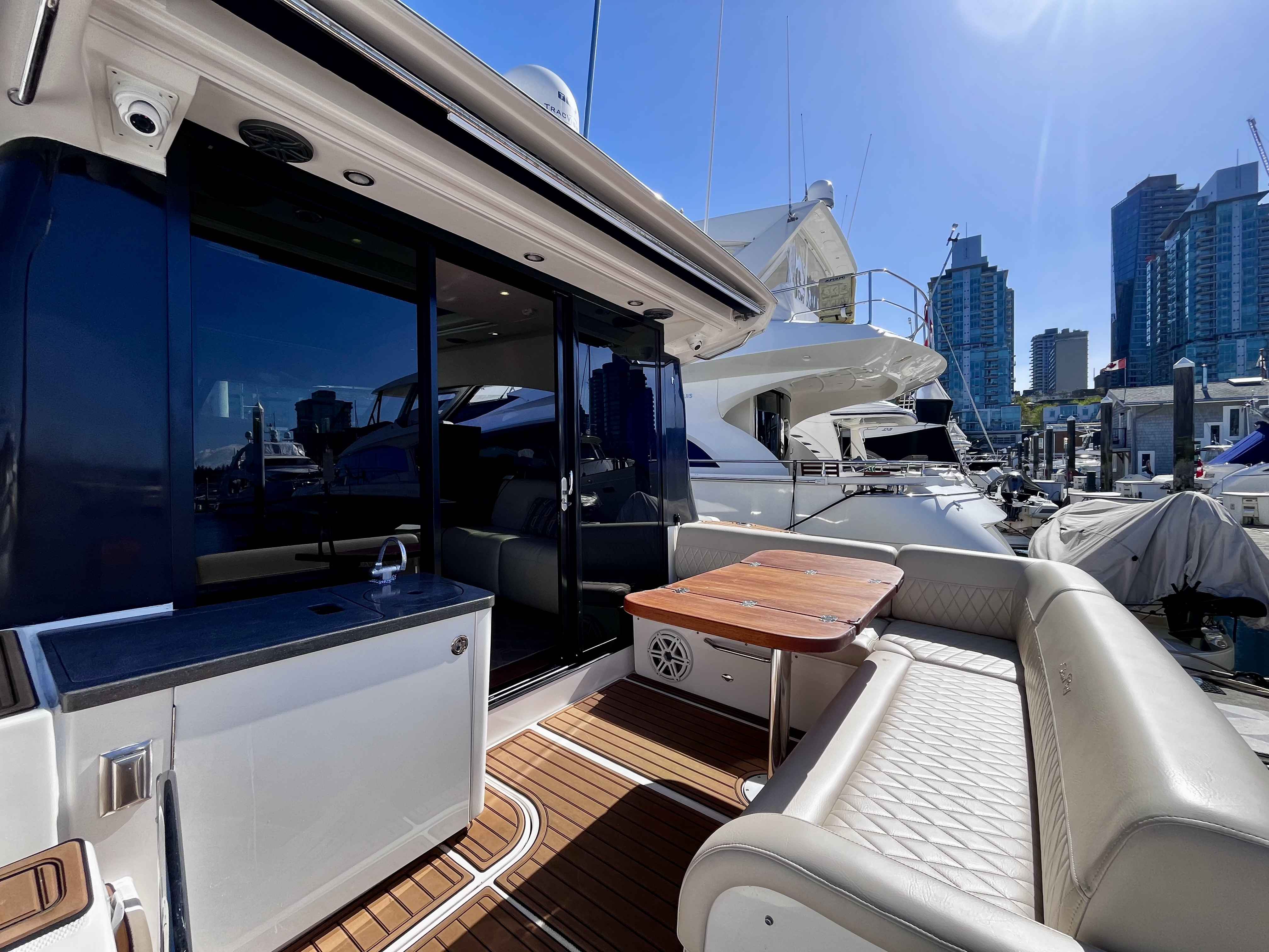 Pre-Owned 2015 Sea ray 470 Sundancer for Sale | Vancouver, BC | M&P Yacht Centre | 69effbcb3127753a4002e465