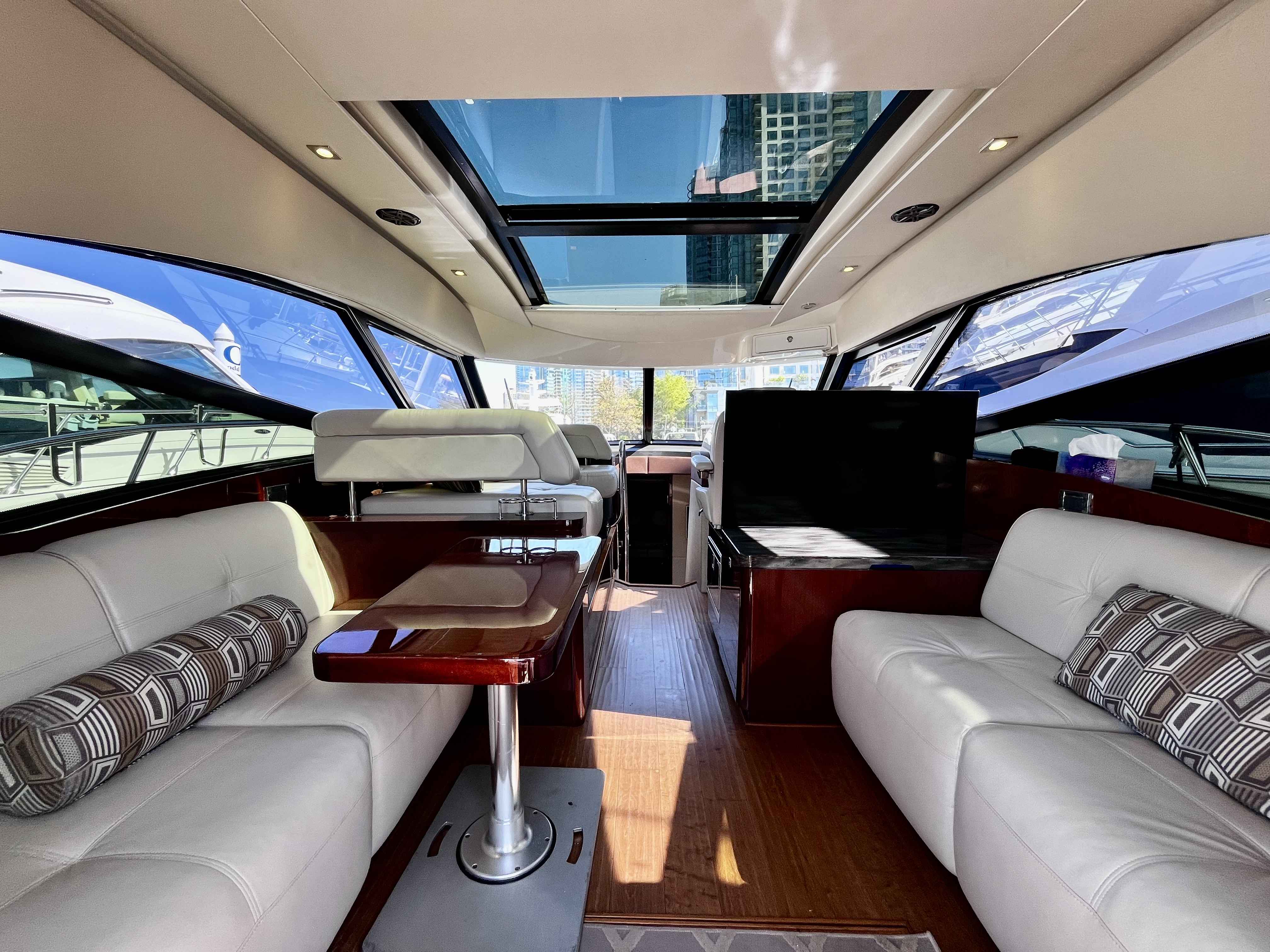 Pre-Owned 2015 Sea ray 470 Sundancer for Sale | Vancouver, BC | M&P Yacht Centre | 69effbcb3127753a4002e465