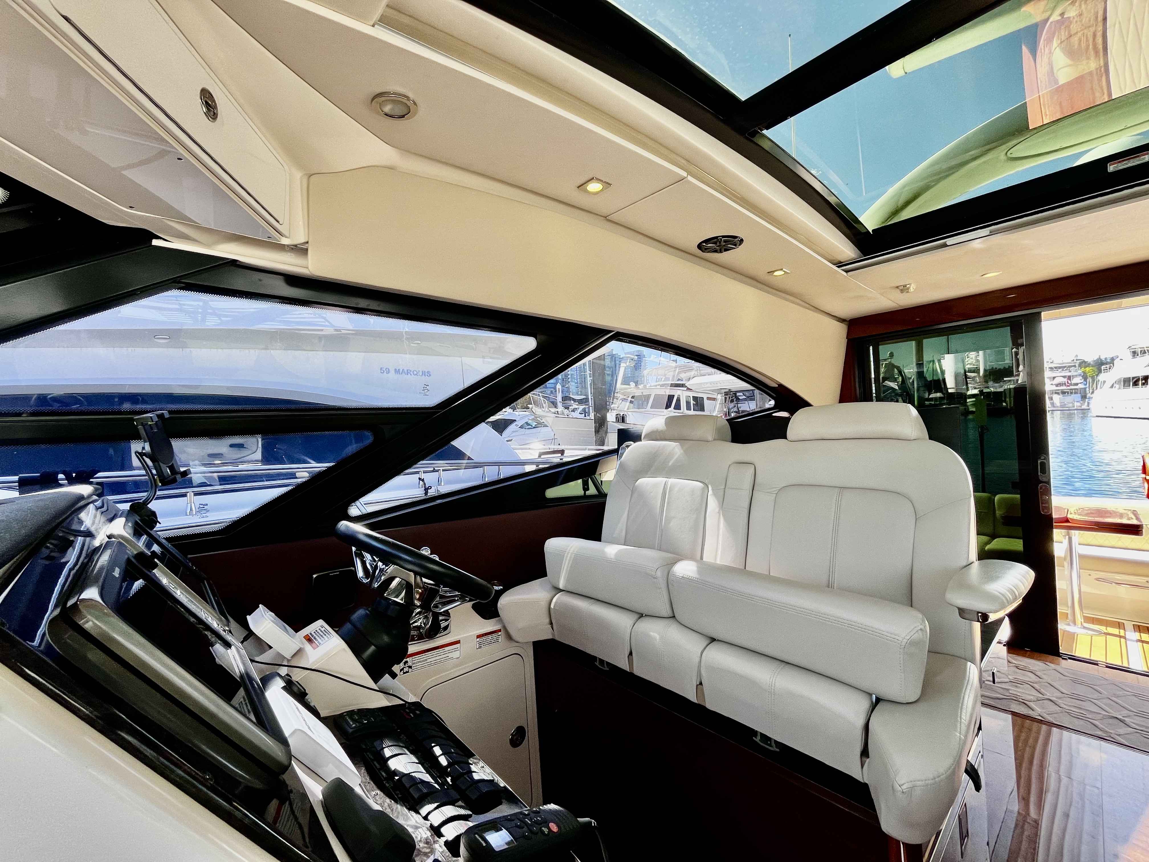 Pre-Owned 2015 Sea ray 470 Sundancer for Sale | Vancouver, BC | M&P Yacht Centre | 69effbcb3127753a4002e465