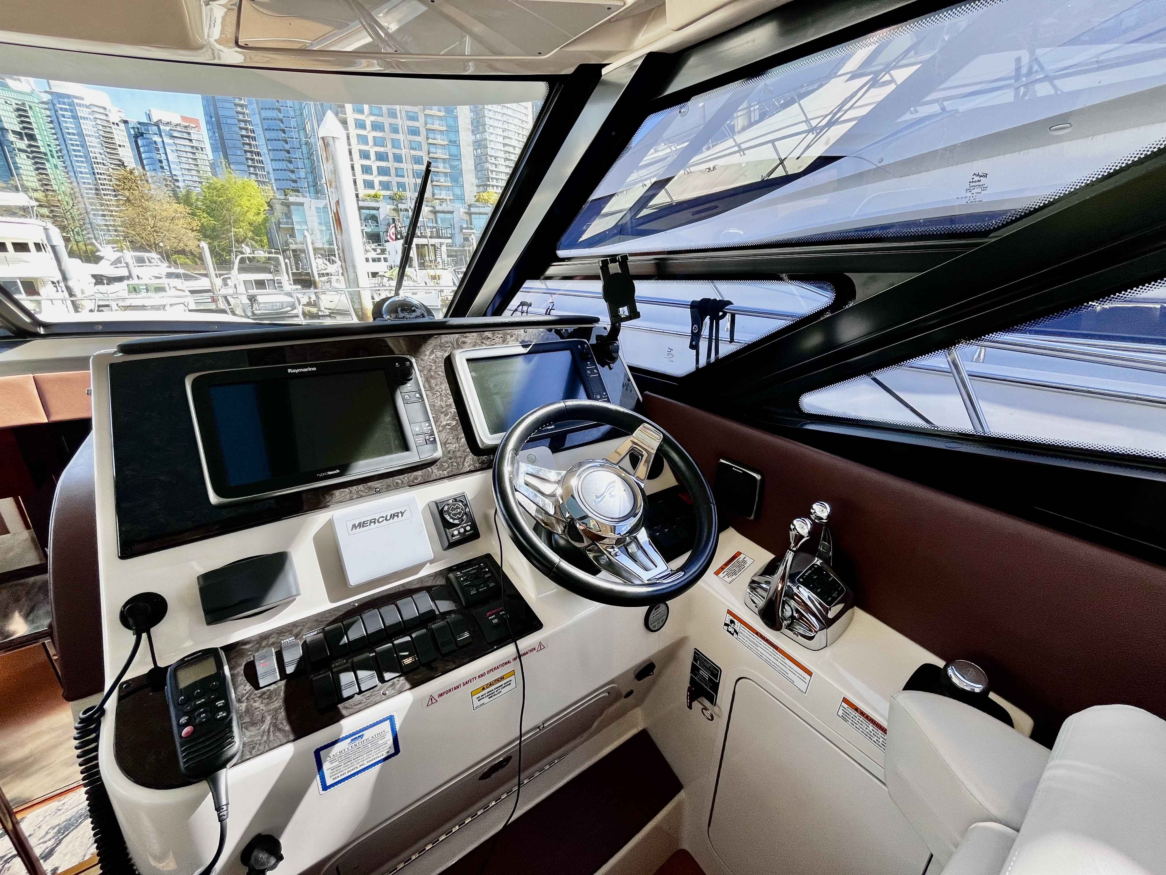 Pre-Owned 2015 Sea ray 470 Sundancer for Sale | Vancouver, BC | M&P Yacht Centre | 69effbcb3127753a4002e465