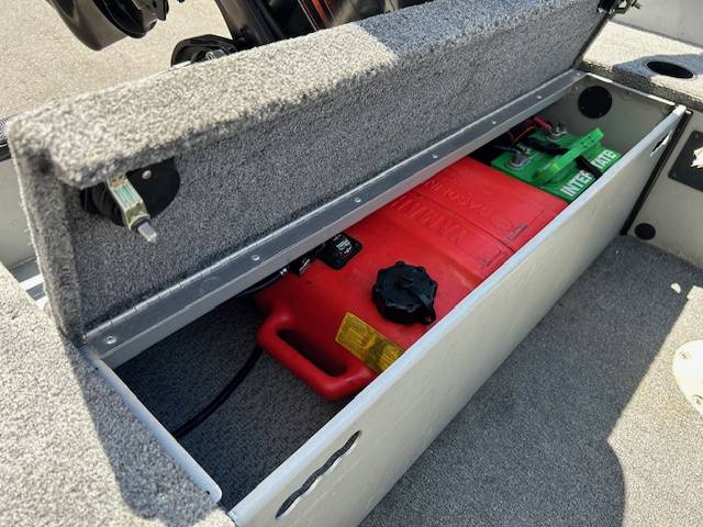  Alumacraft Escape-12