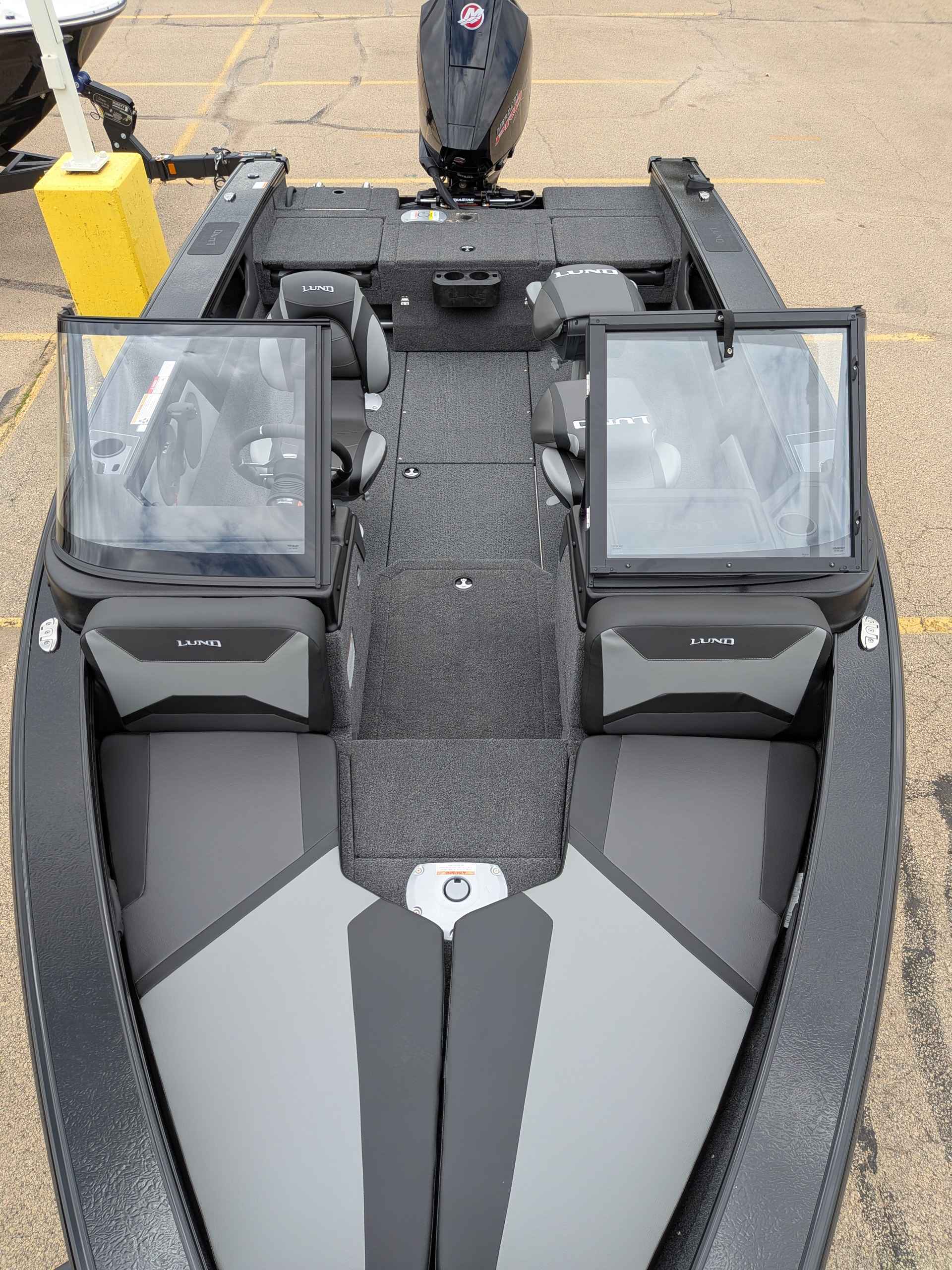 boat-carouselImage-image