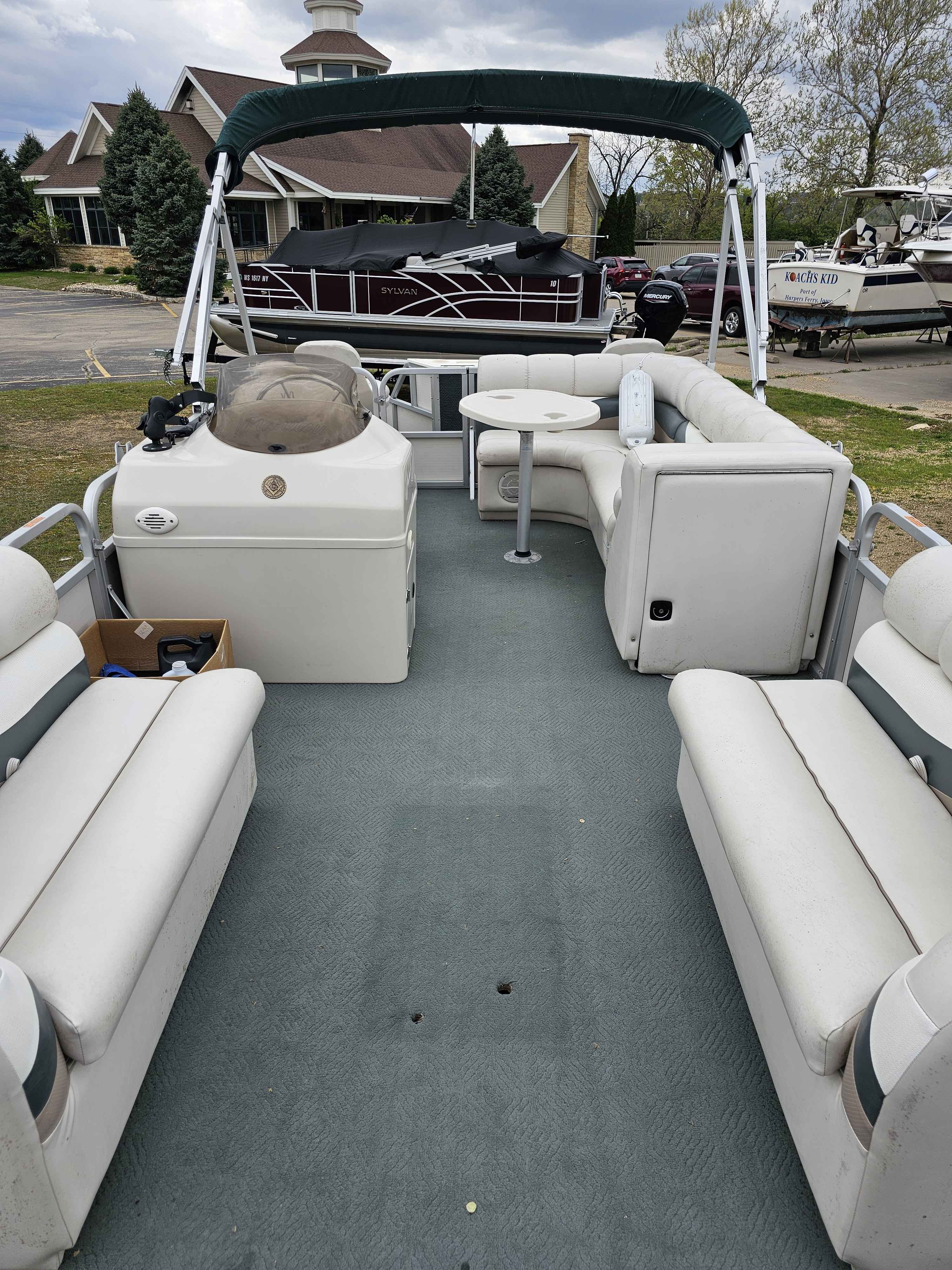 boat-carouselImage-image