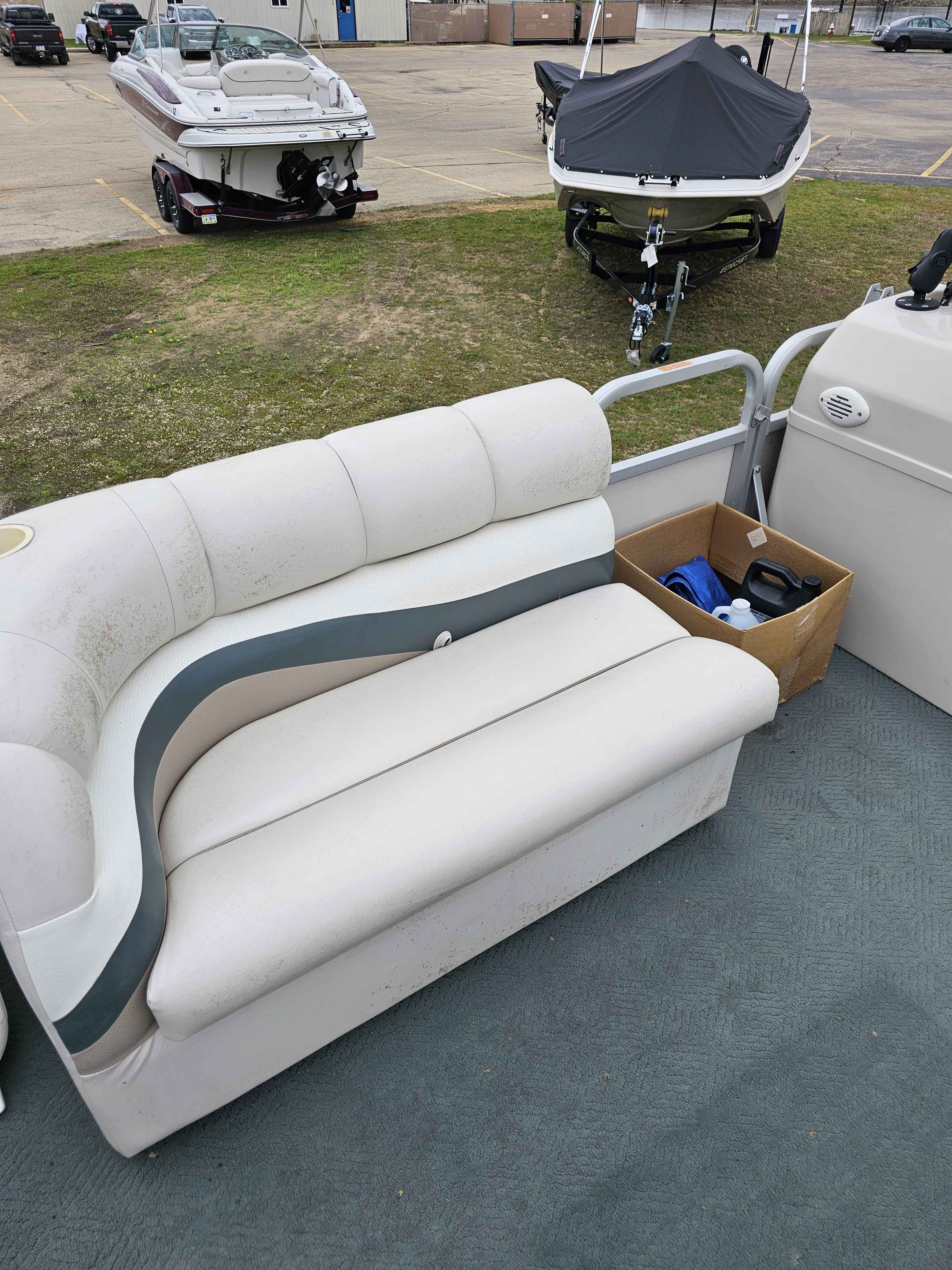 boat-carouselImage-image
