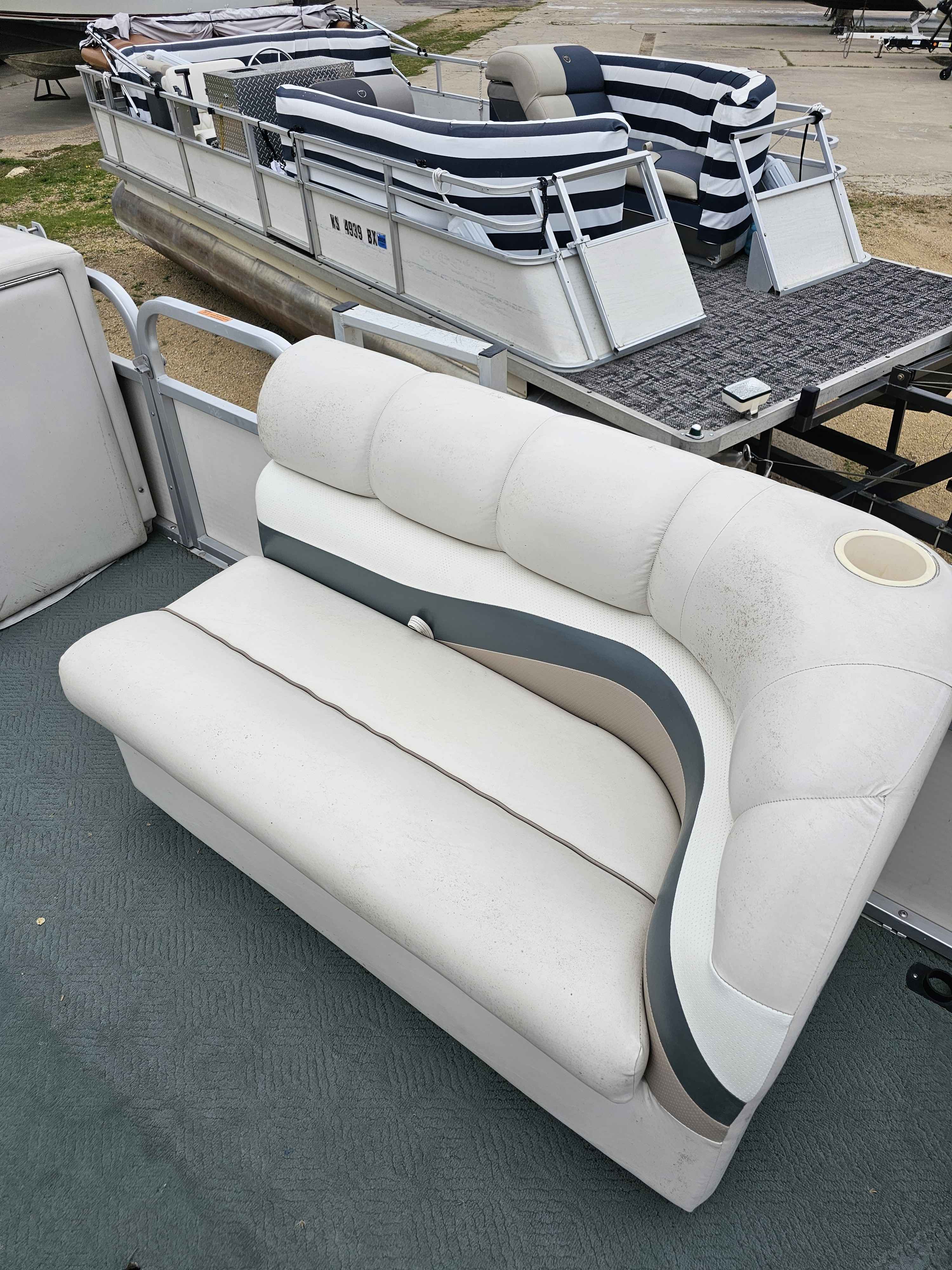 boat-carouselImage-image