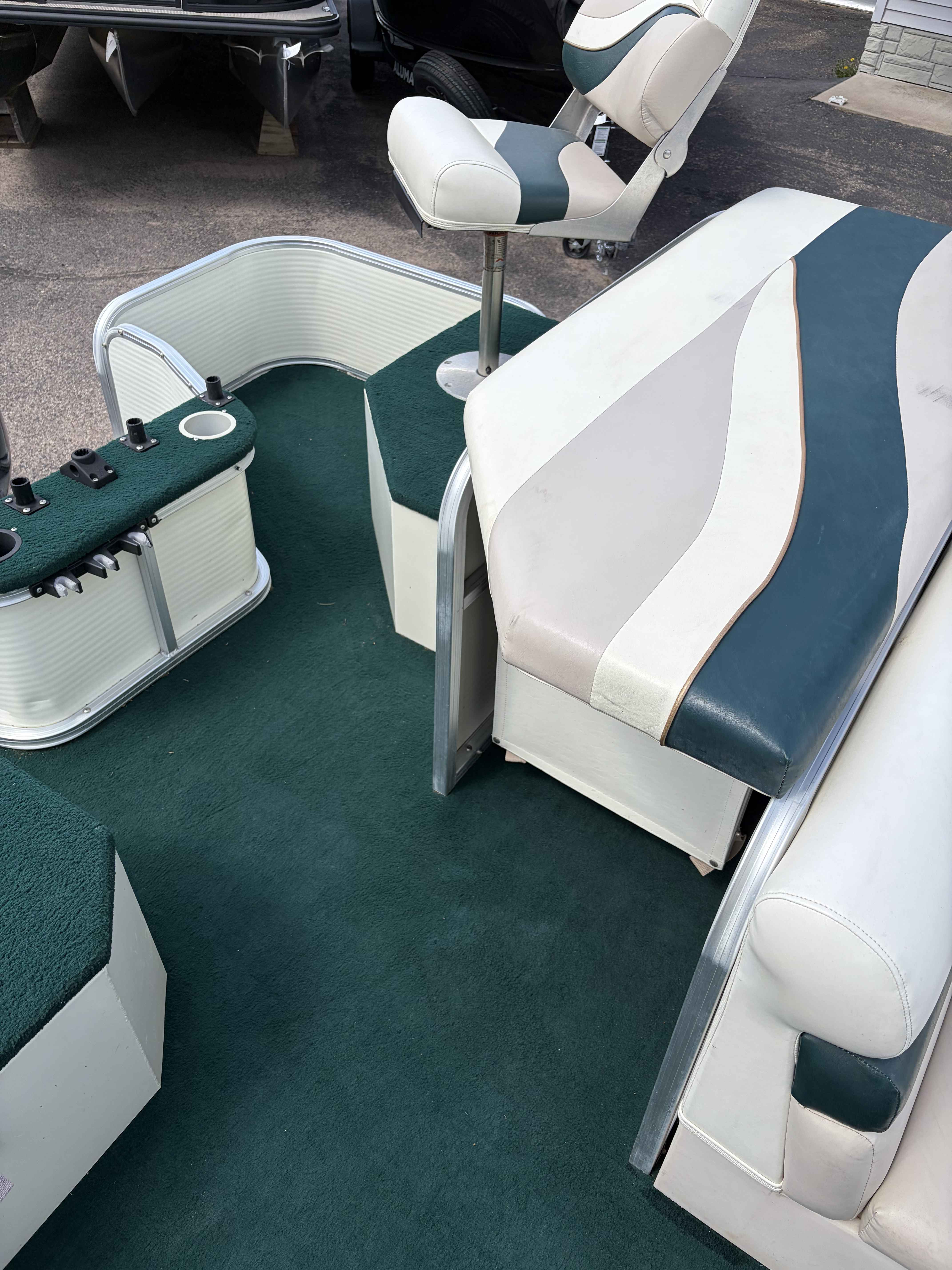 boat-carouselImage-image