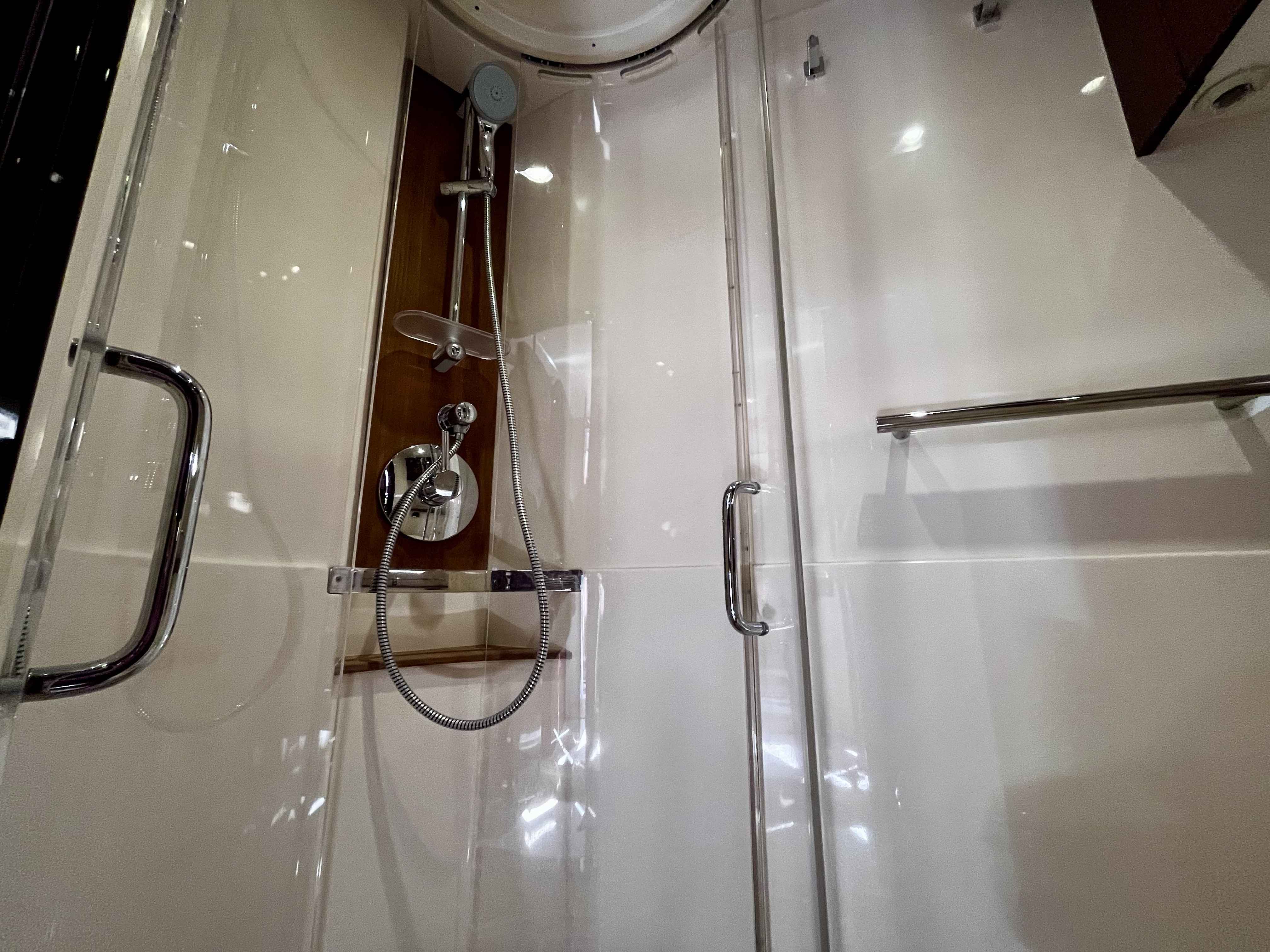 Pre-Owned 2015 Sea ray 470 Sundancer for Sale | Vancouver, BC | M&P Yacht Centre | 69effbcb3127753a4002e465